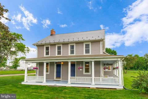 Photo of 1103 Graystone Road, Manheim, PA 17545 (MLS # PALA2051784)