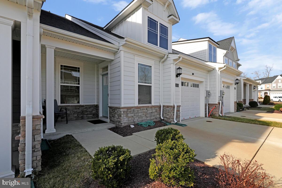 10618 MOUNT RAINIER PL