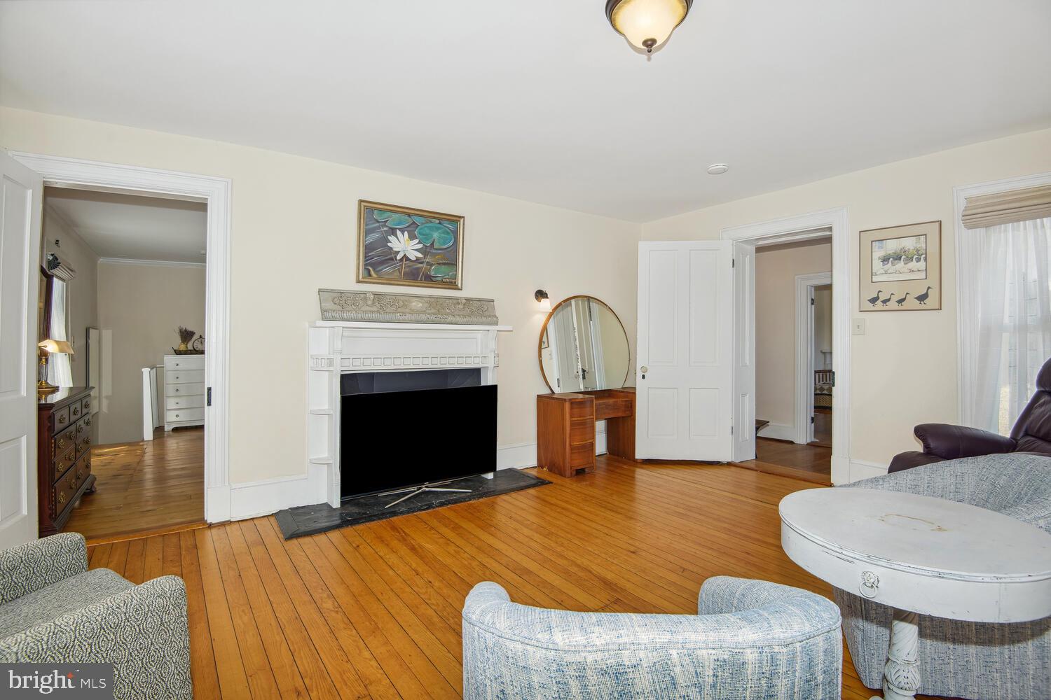 FLINT HILL - Residential