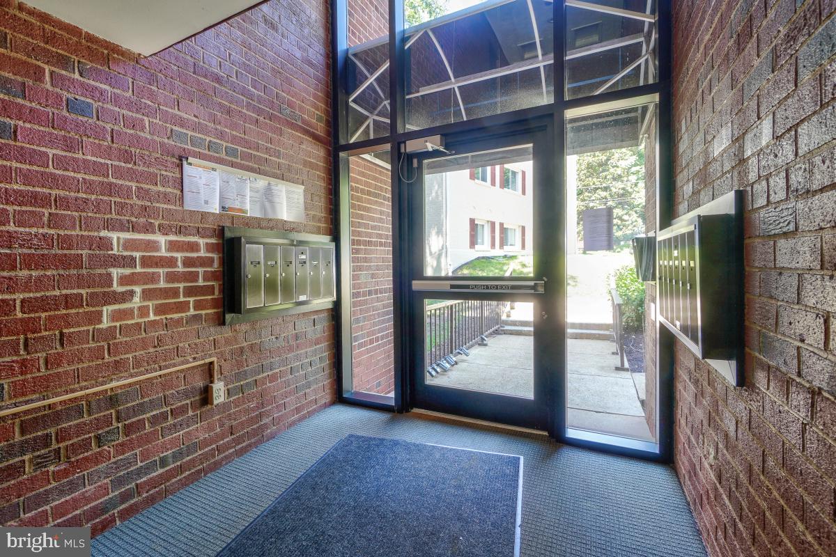 53 SKYHILL ROAD 204