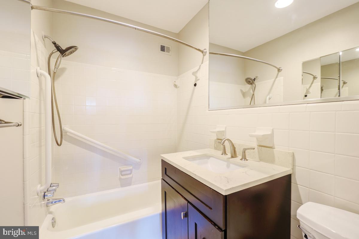 SEMINARY WALK - Residential