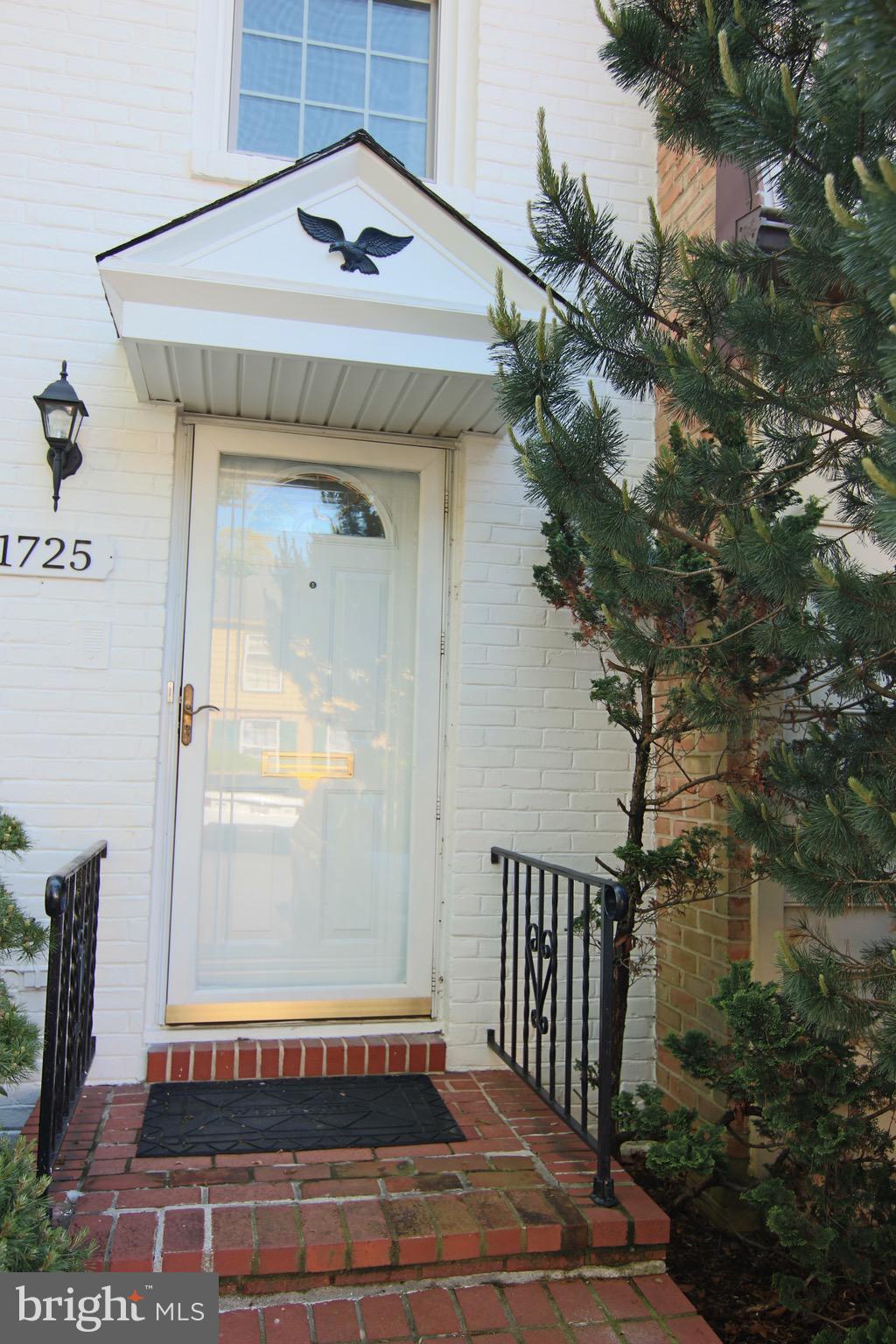 GEORGETOWN HOUSES - Residential