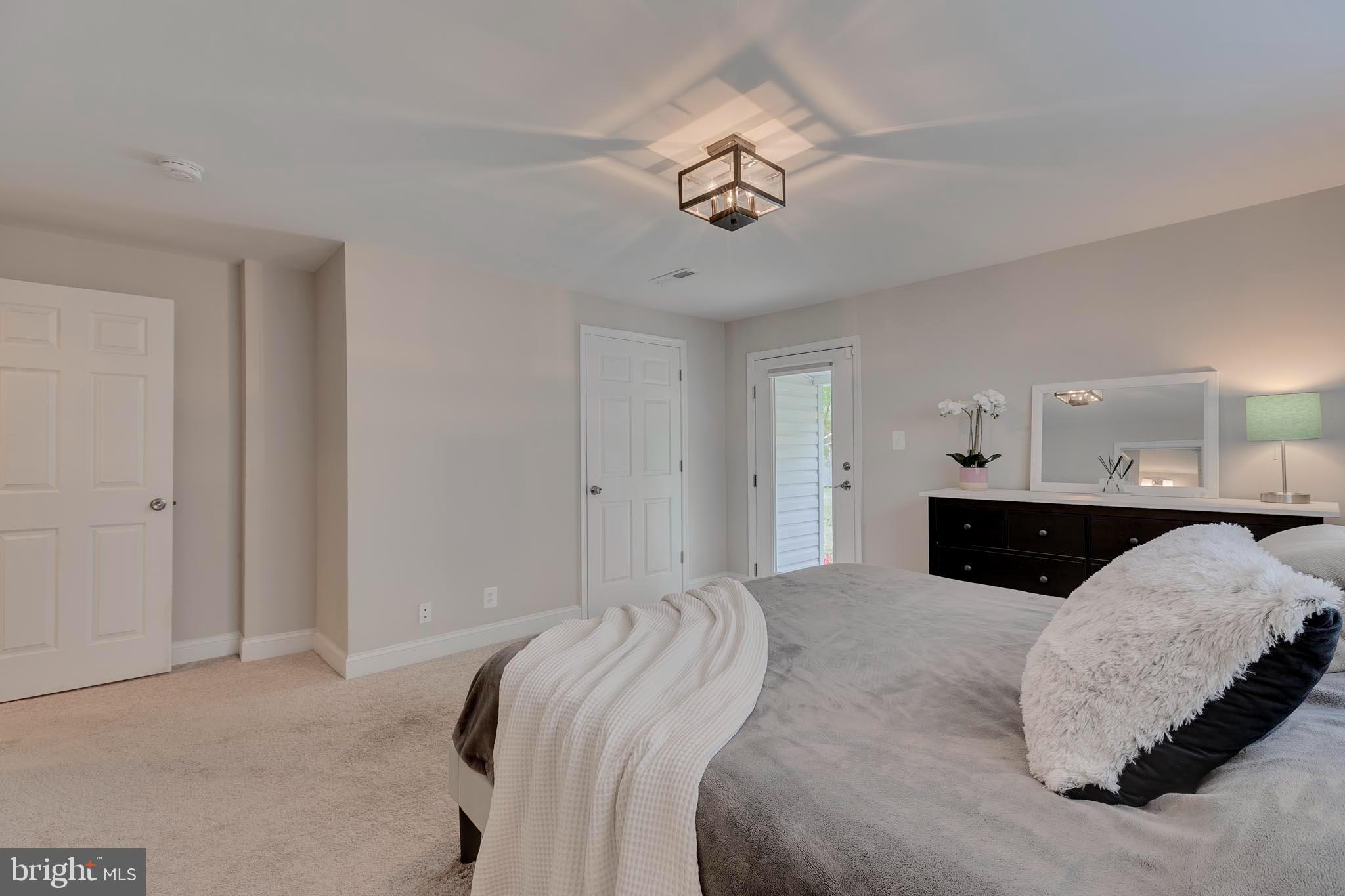 ELVATON ACRES - Residential