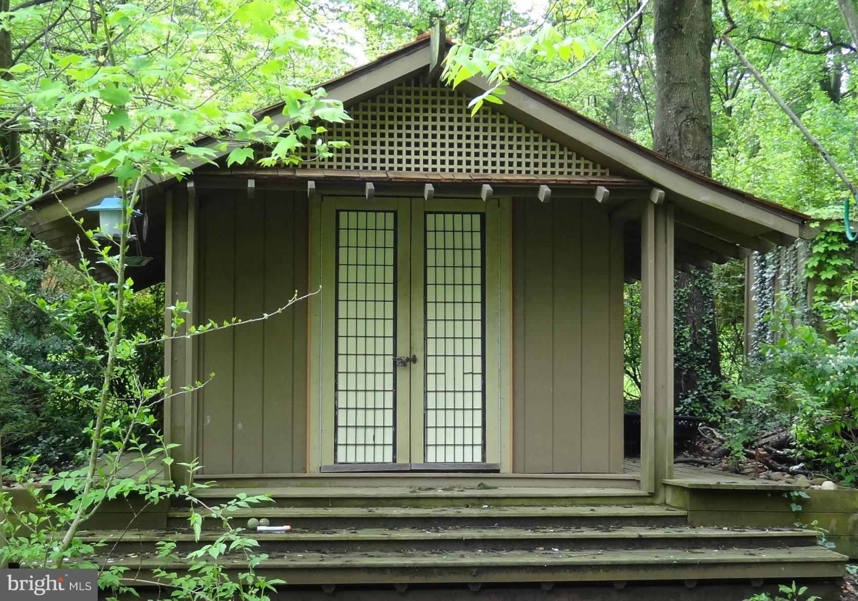 OVERLOOK KNOLLS - Residential