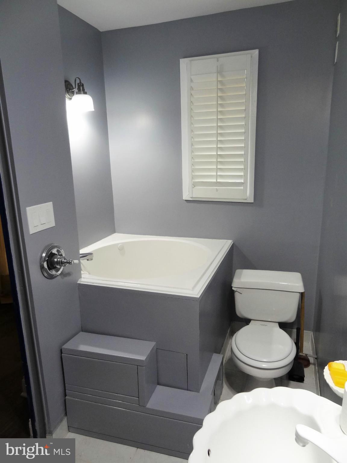 OVERLOOK KNOLLS - Residential