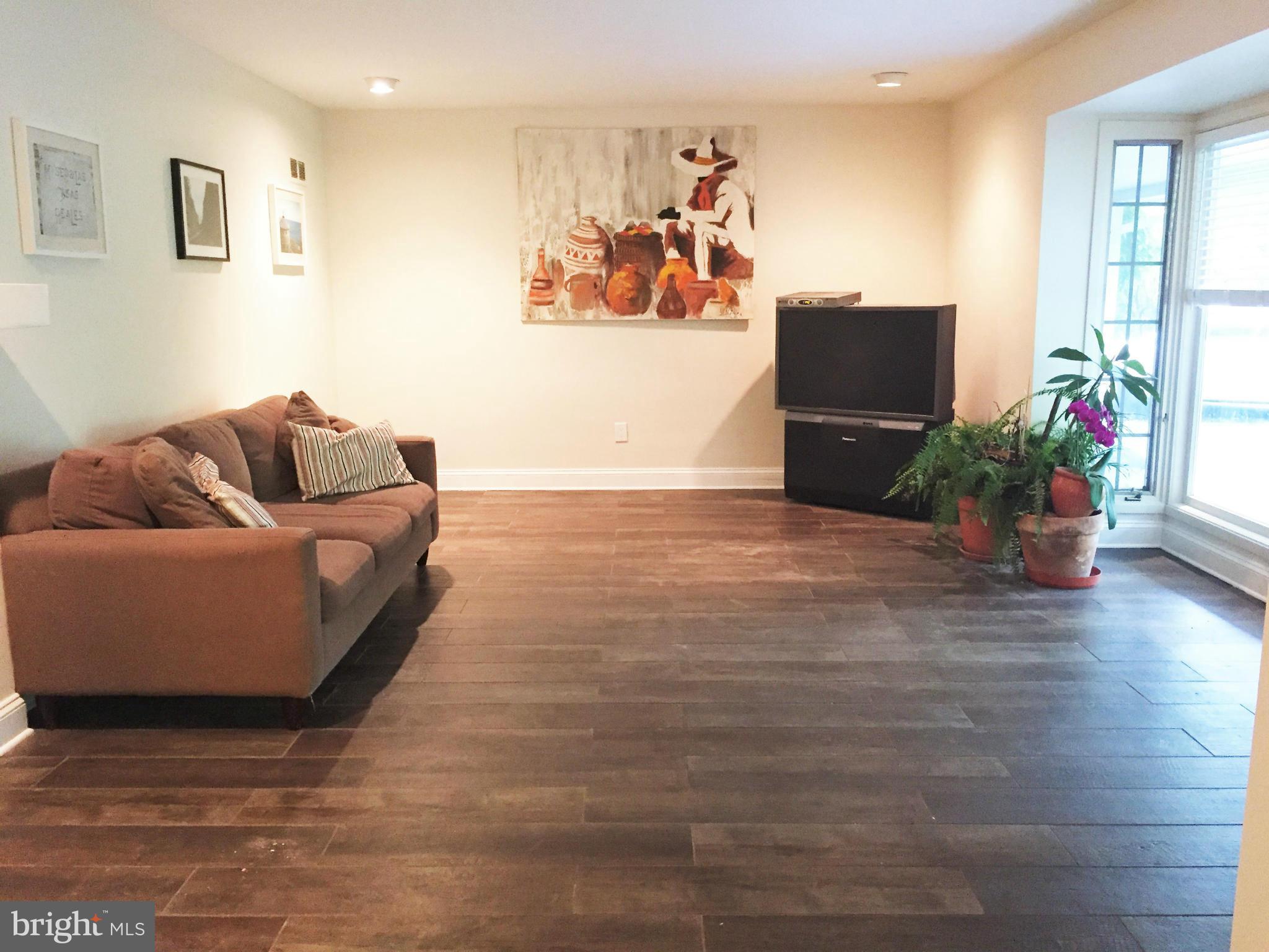 OVERLOOK KNOLLS - Residential