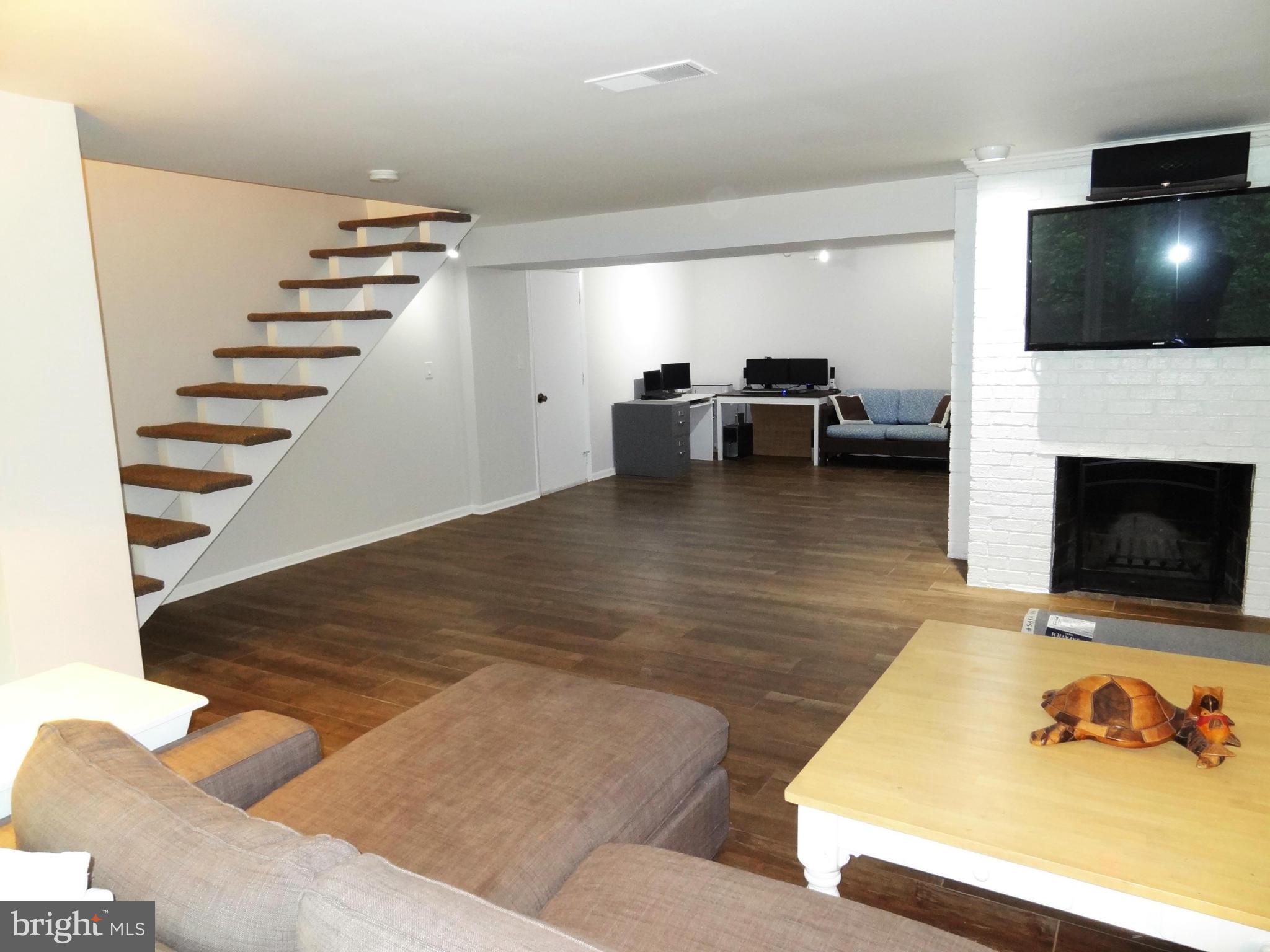 OVERLOOK KNOLLS - Residential