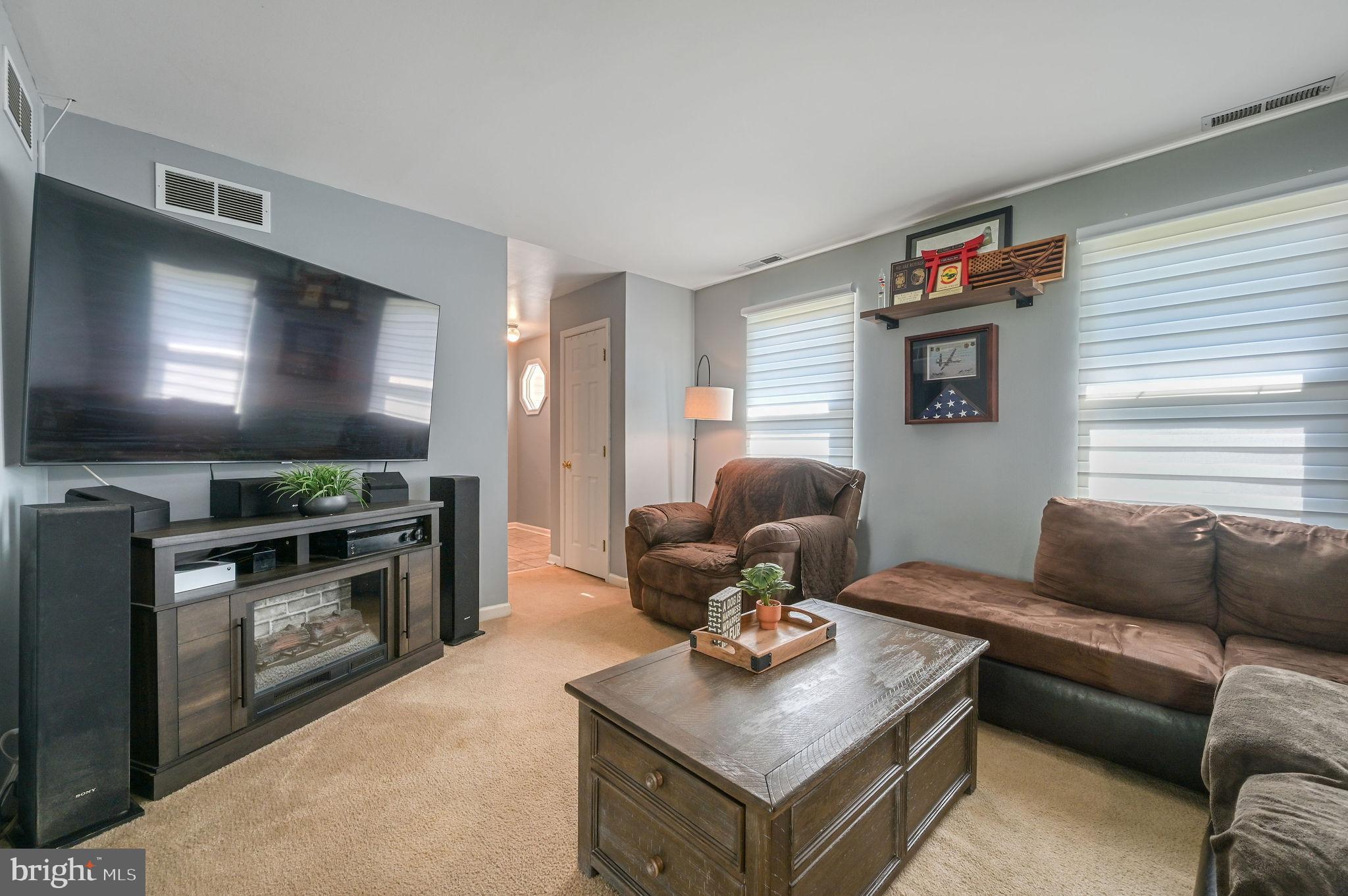 315 W WIND DRIVE