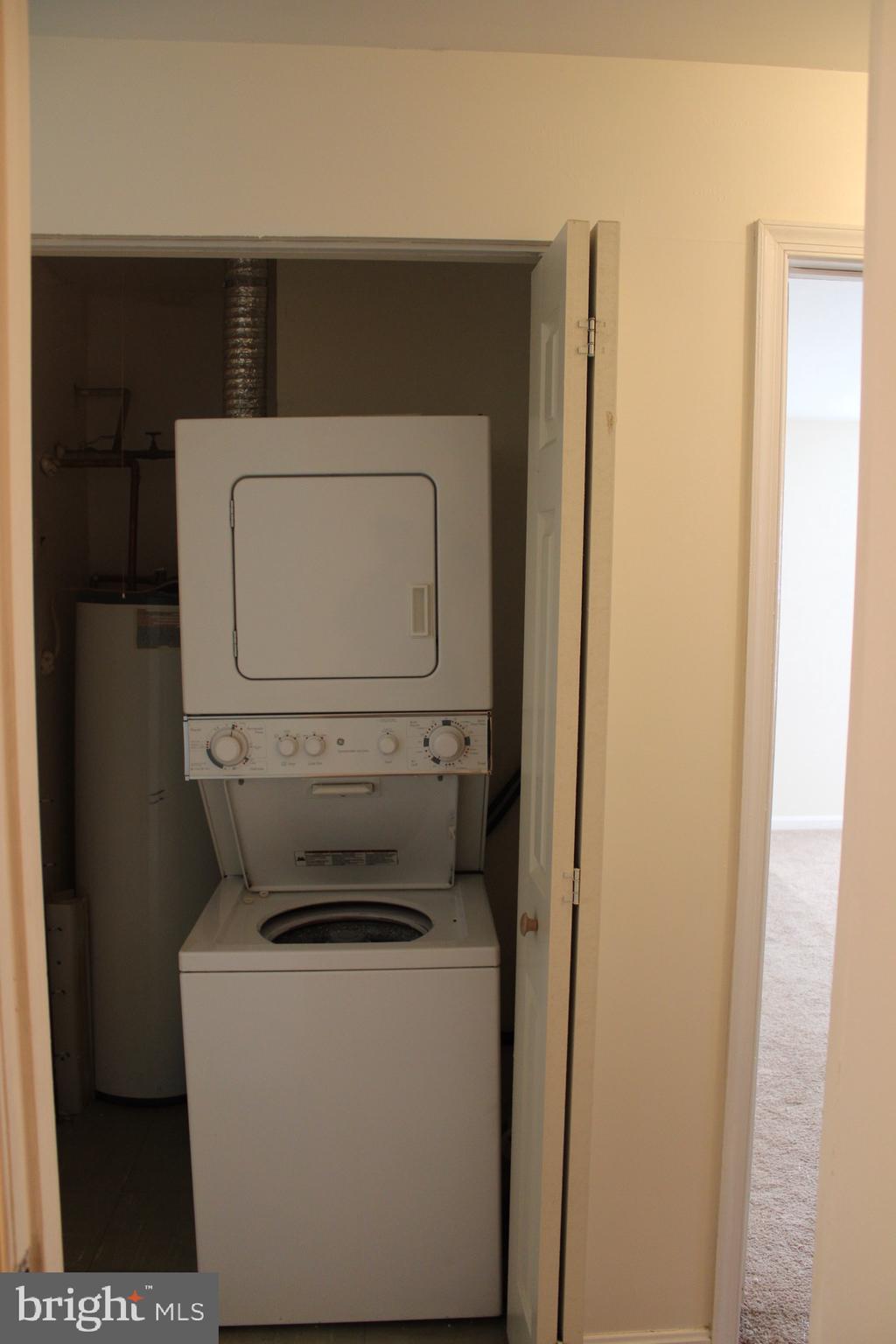 CROMWELL FOUNTAIN - Residential Lease