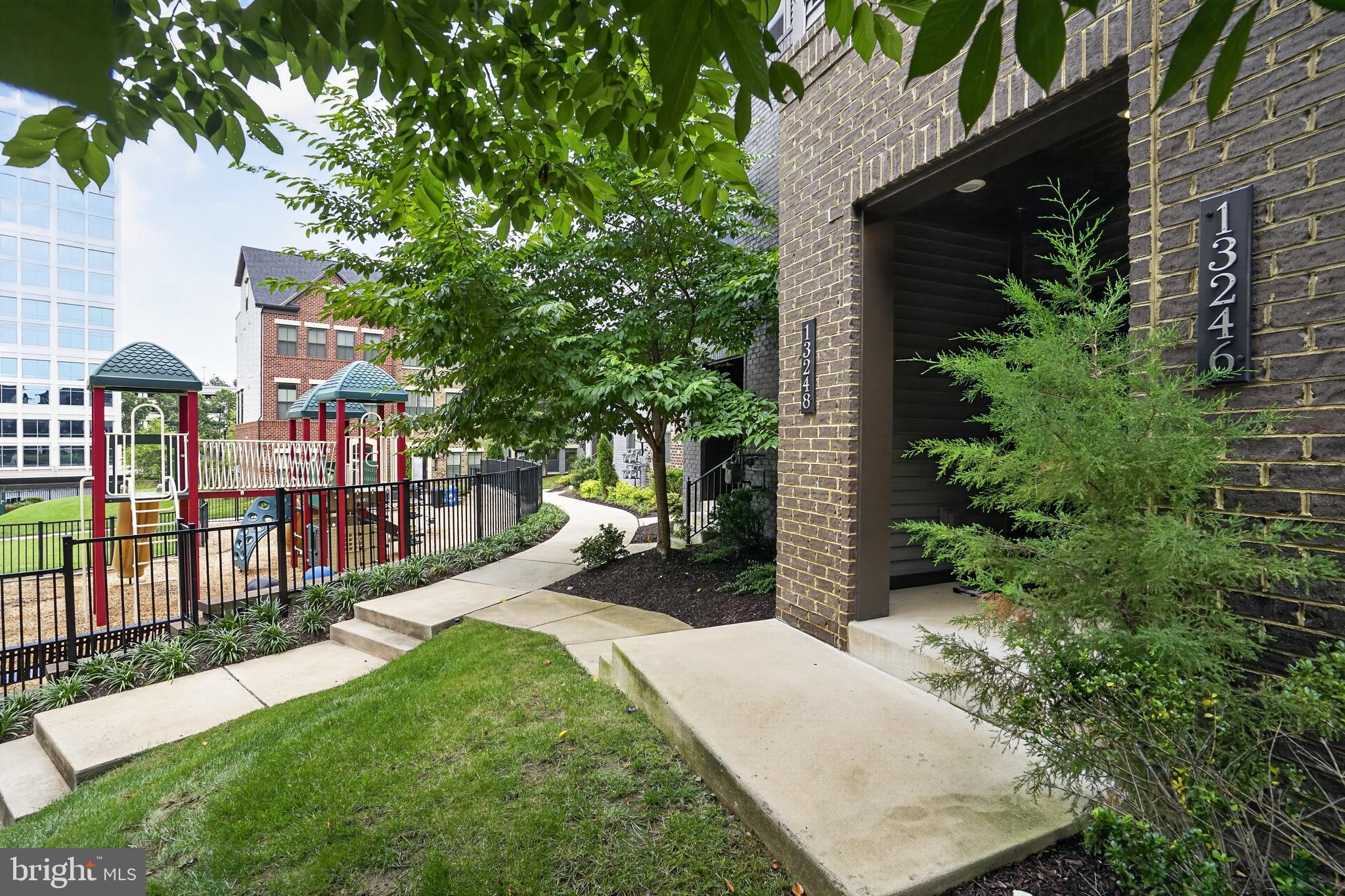 13246 LAKE WOODLAND WAY 5A