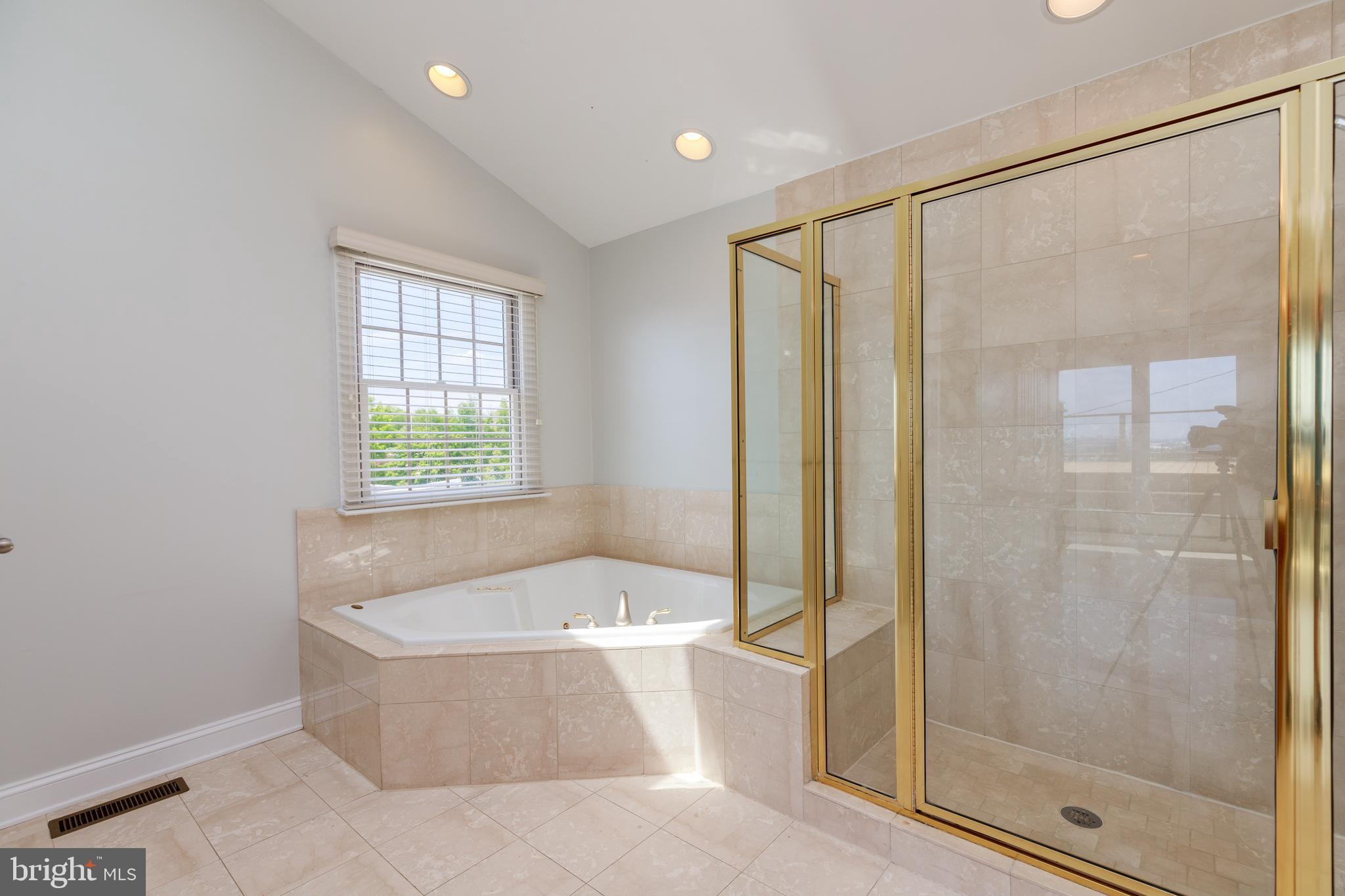 BUTCHER'S HILL - Residential