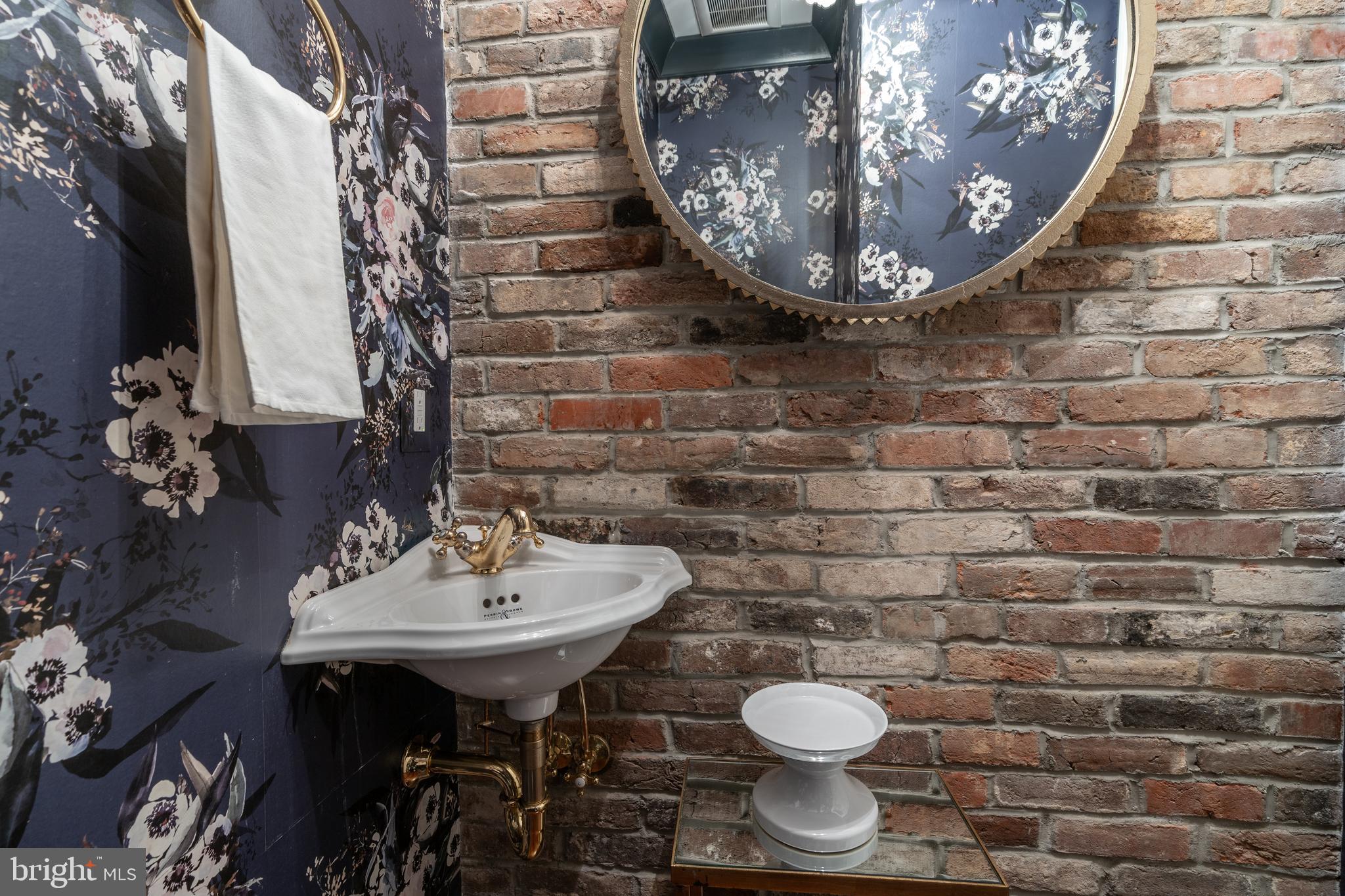 OLD TOWN ALEXANDRIA - Residential