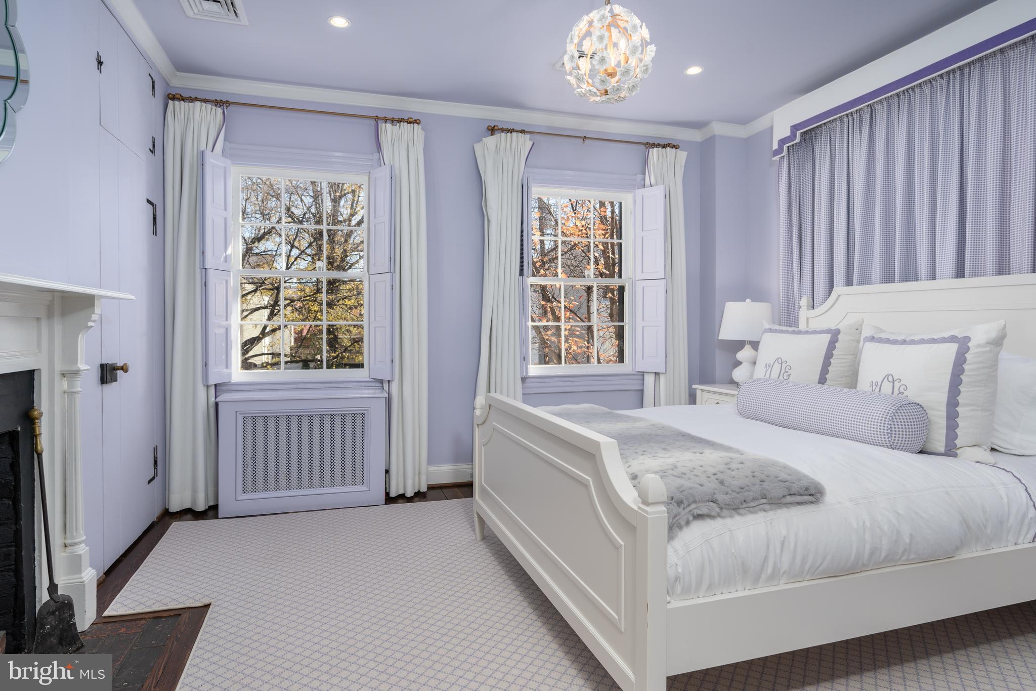 OLD TOWN ALEXANDRIA - Residential