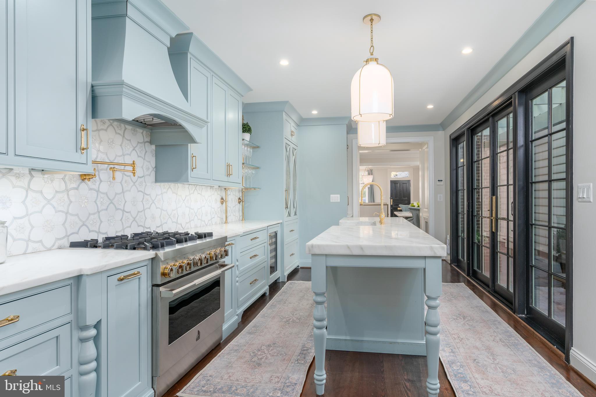 OLD TOWN ALEXANDRIA - Residential