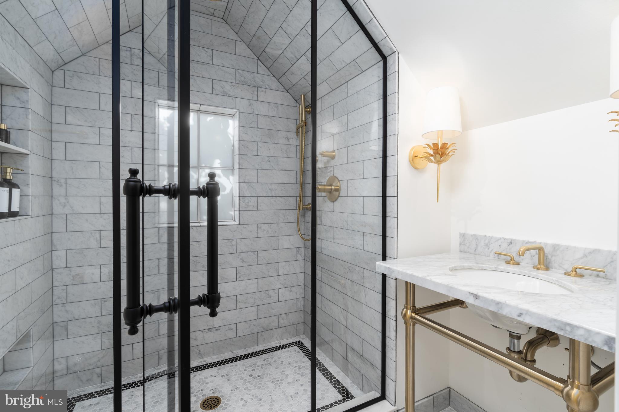 OLD TOWN ALEXANDRIA - Residential