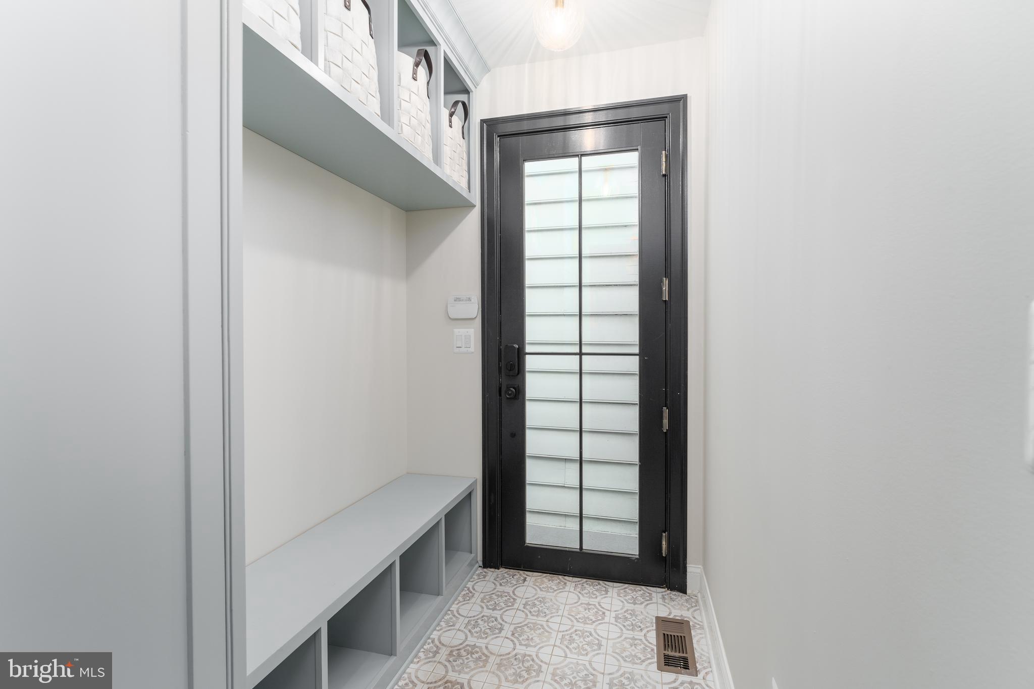 OLD TOWN ALEXANDRIA - Residential