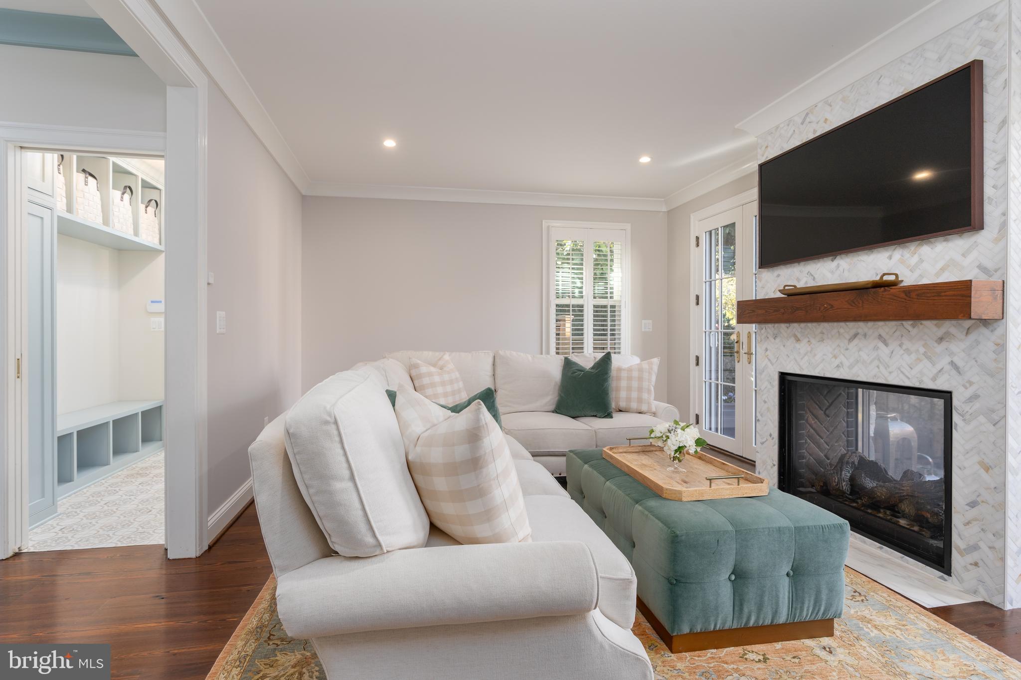 OLD TOWN ALEXANDRIA - Residential