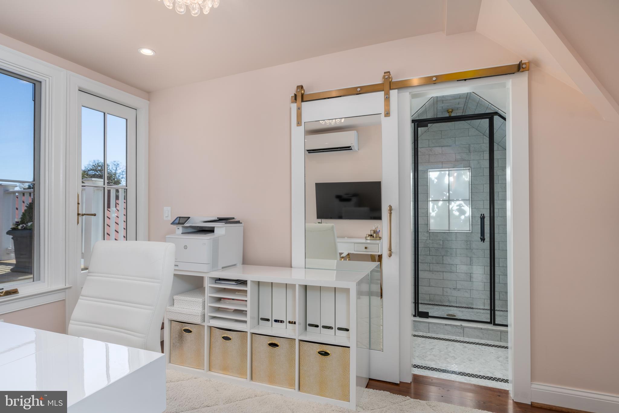 OLD TOWN ALEXANDRIA - Residential