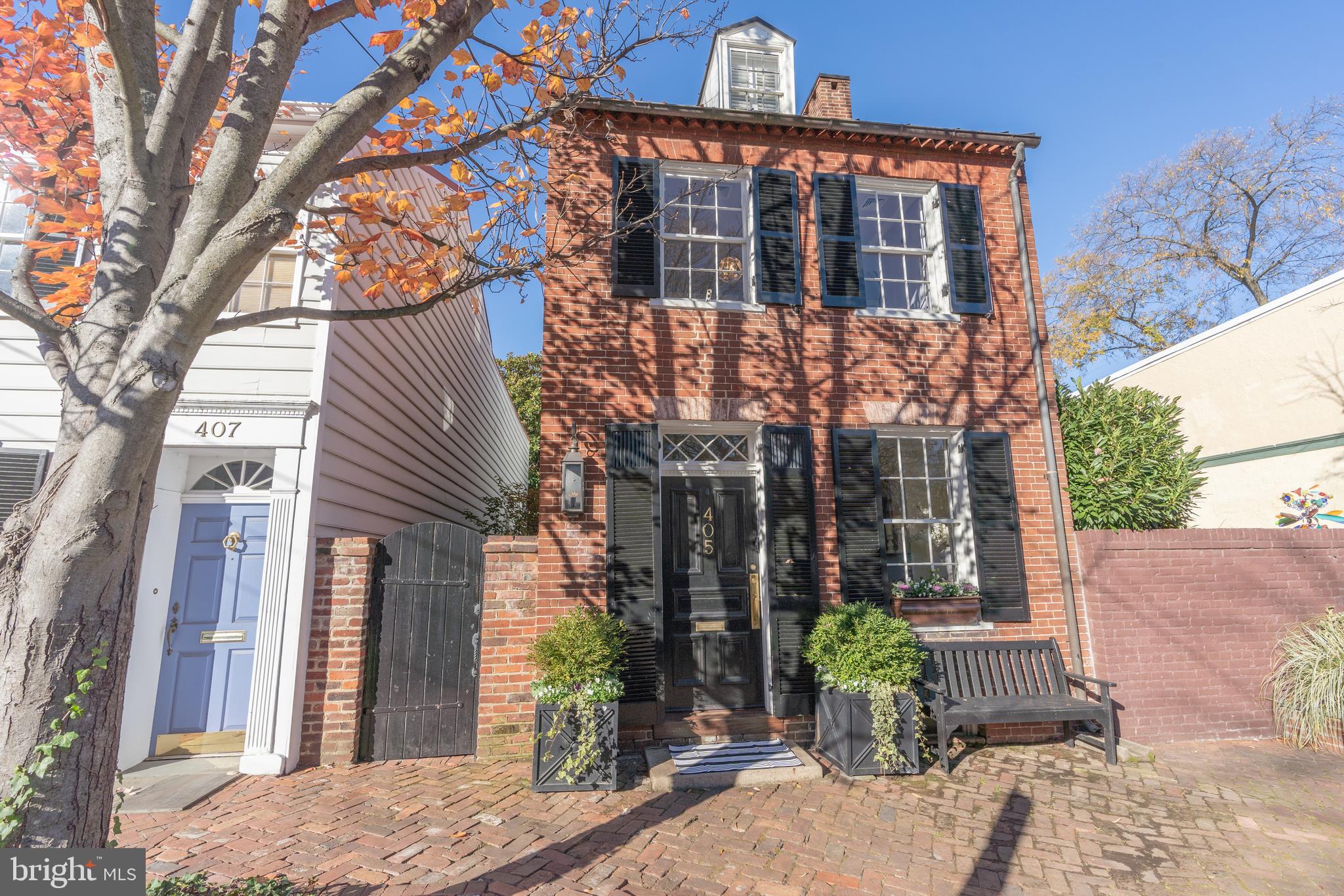 OLD TOWN ALEXANDRIA - Residential