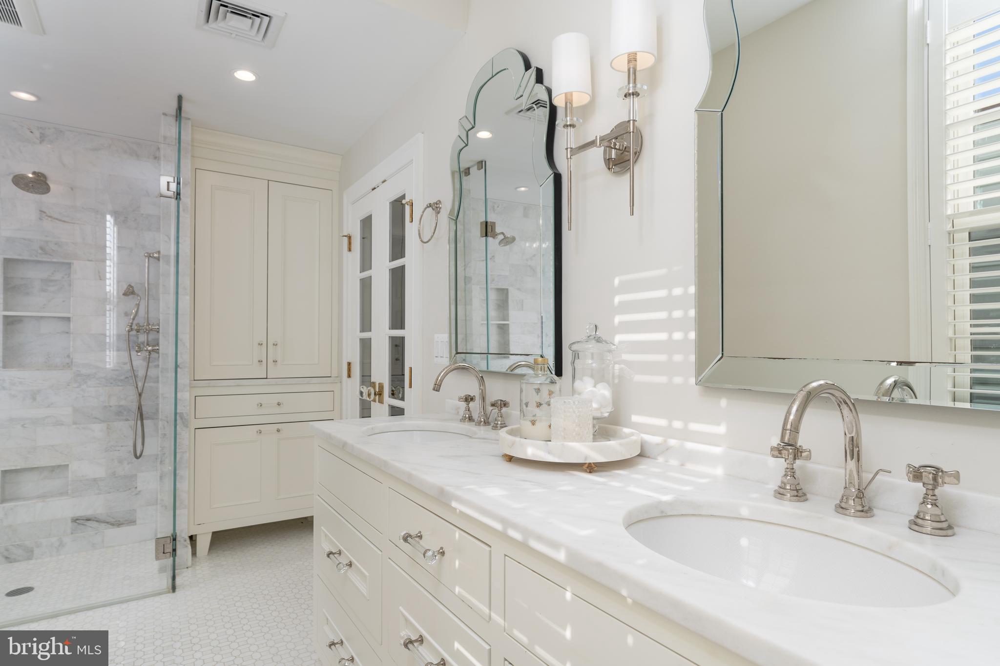 OLD TOWN ALEXANDRIA - Residential