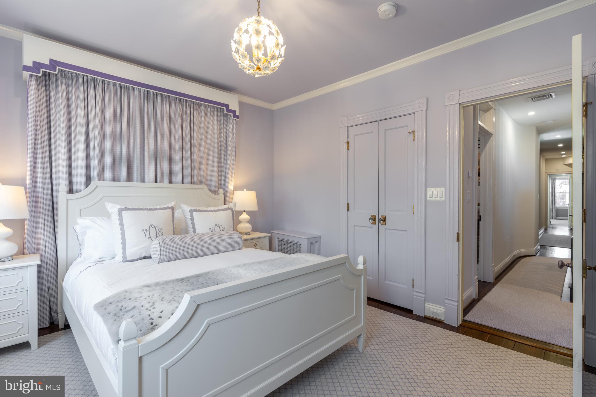 OLD TOWN ALEXANDRIA - Residential