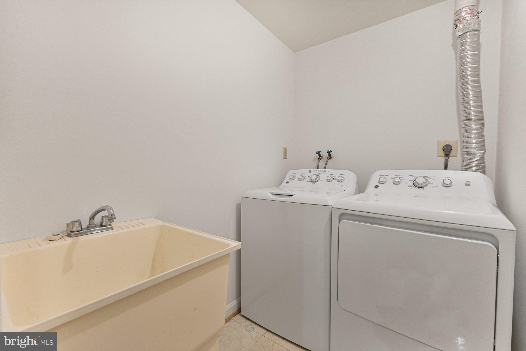 ORCHARD RIDGE - Residential Lease