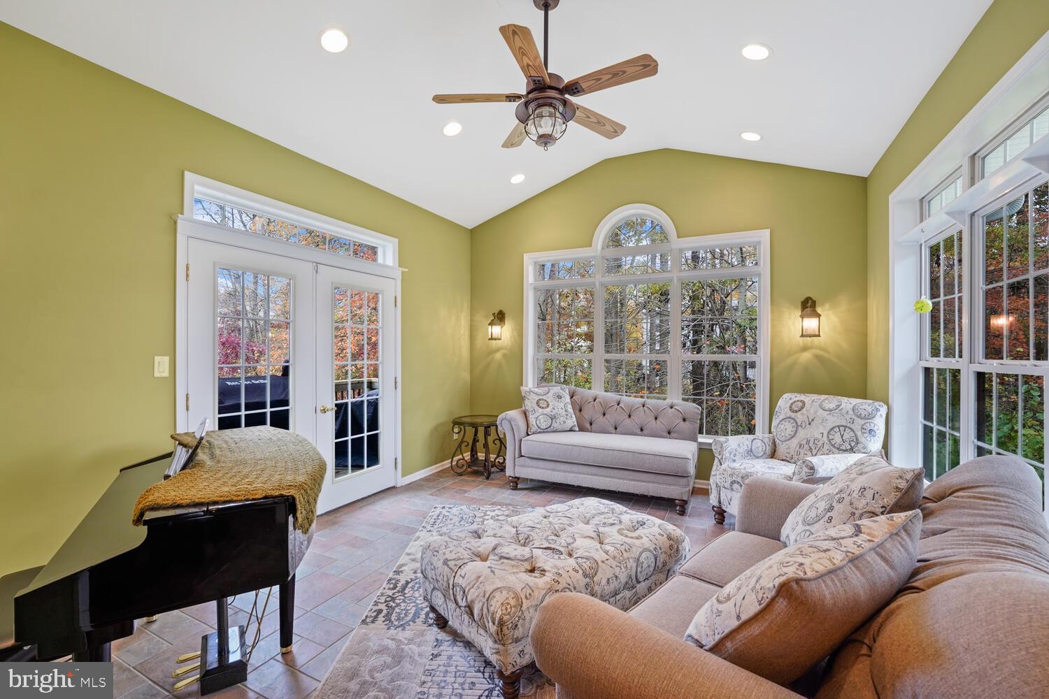 PATRIOTS GLEN - Residential