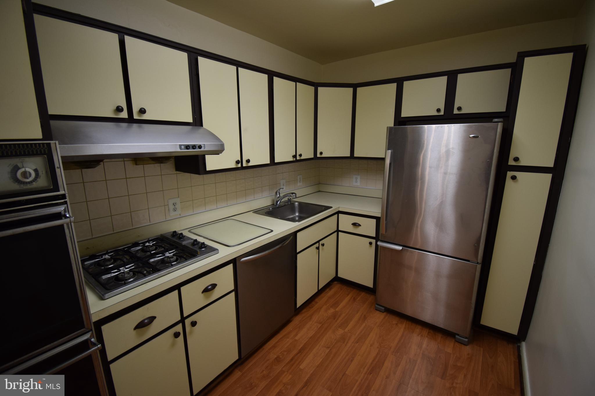 THE KENWOOD - Residential Lease