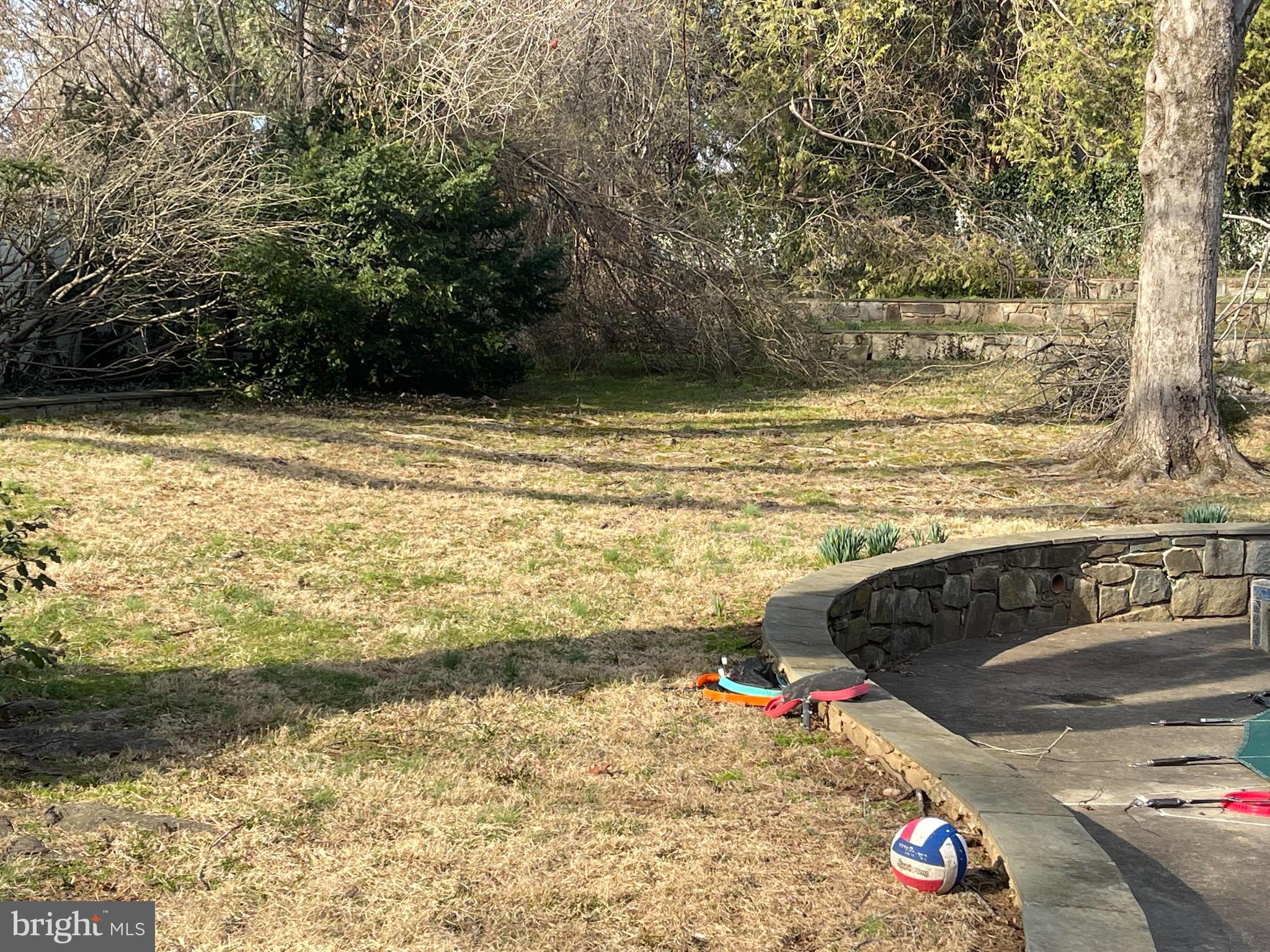 WALTERS WOODS - Residential