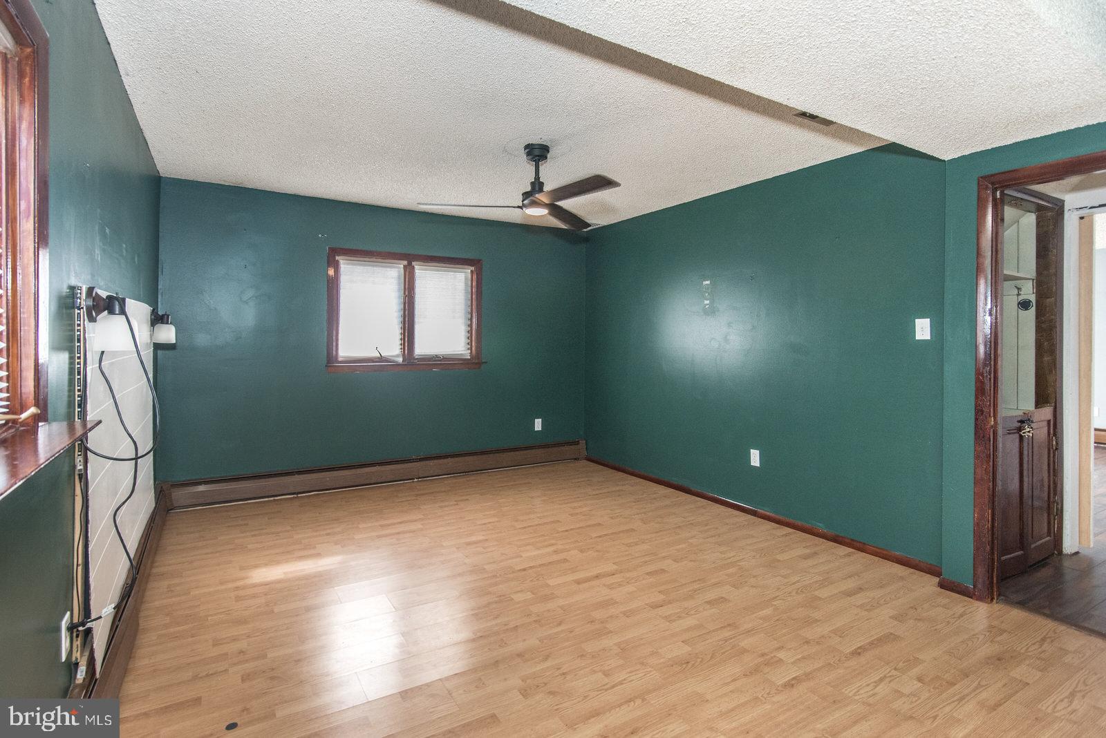 VERMILION HILL - Residential Lease