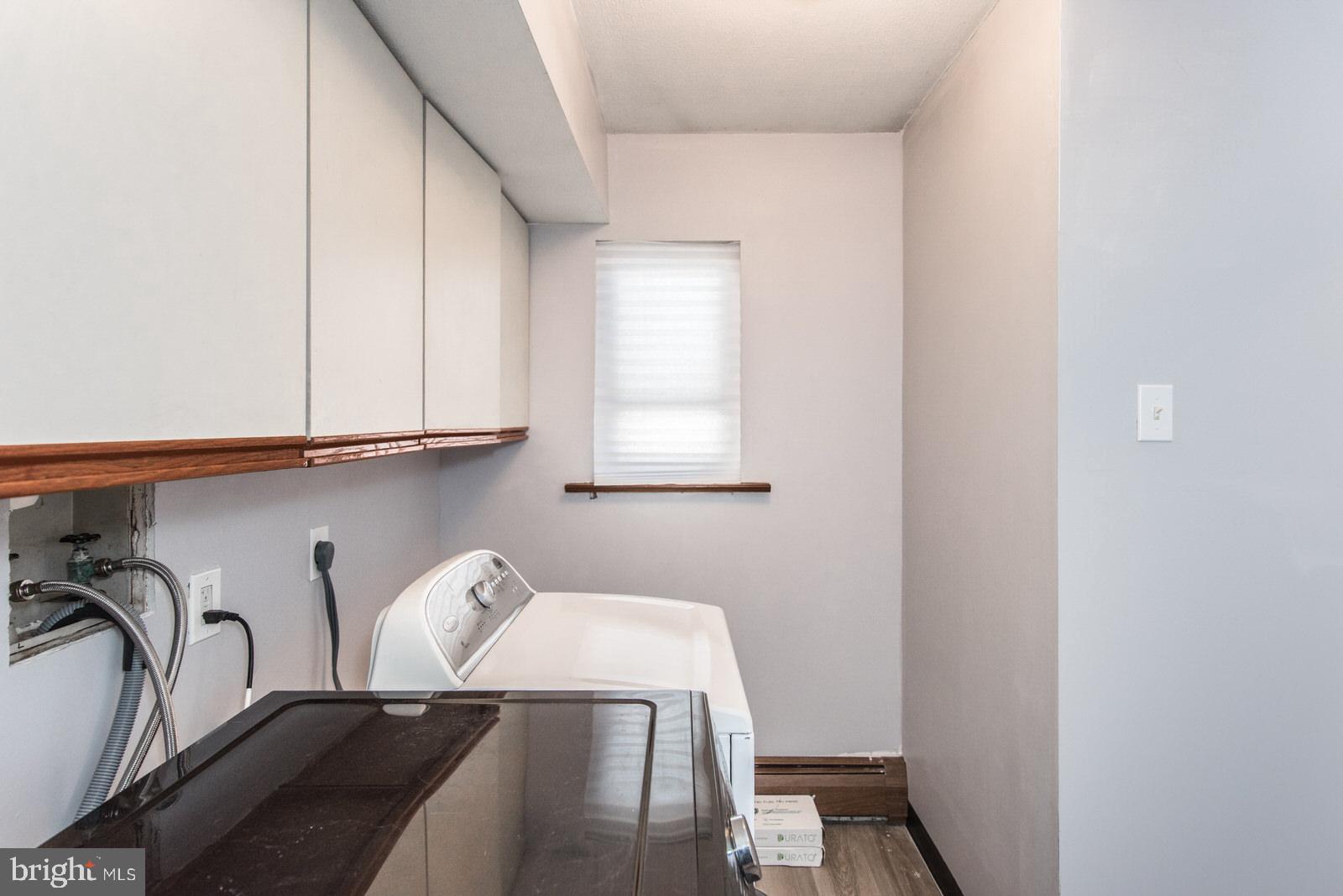 VERMILION HILL - Residential Lease