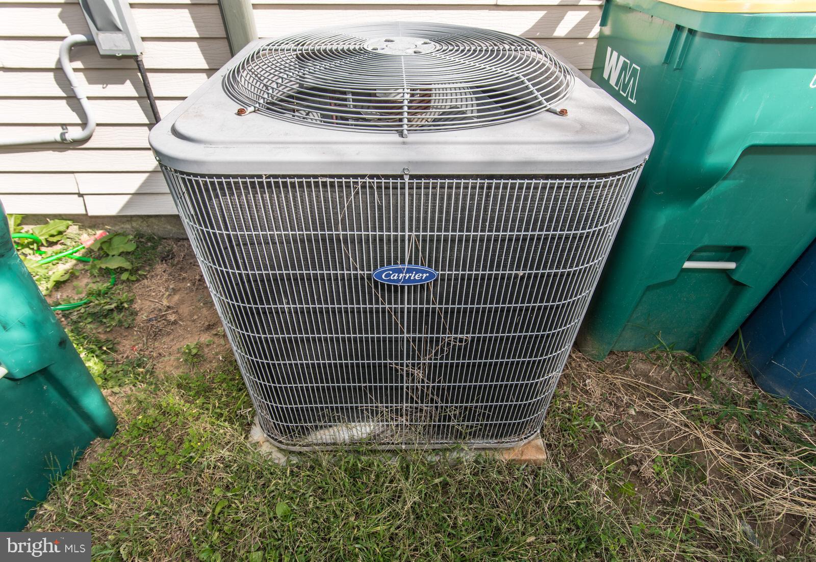 VERMILION HILL - Residential Lease