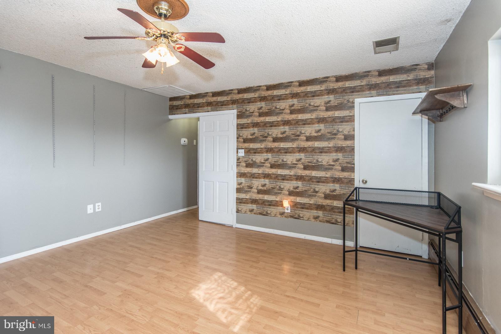 VERMILION HILL - Residential Lease