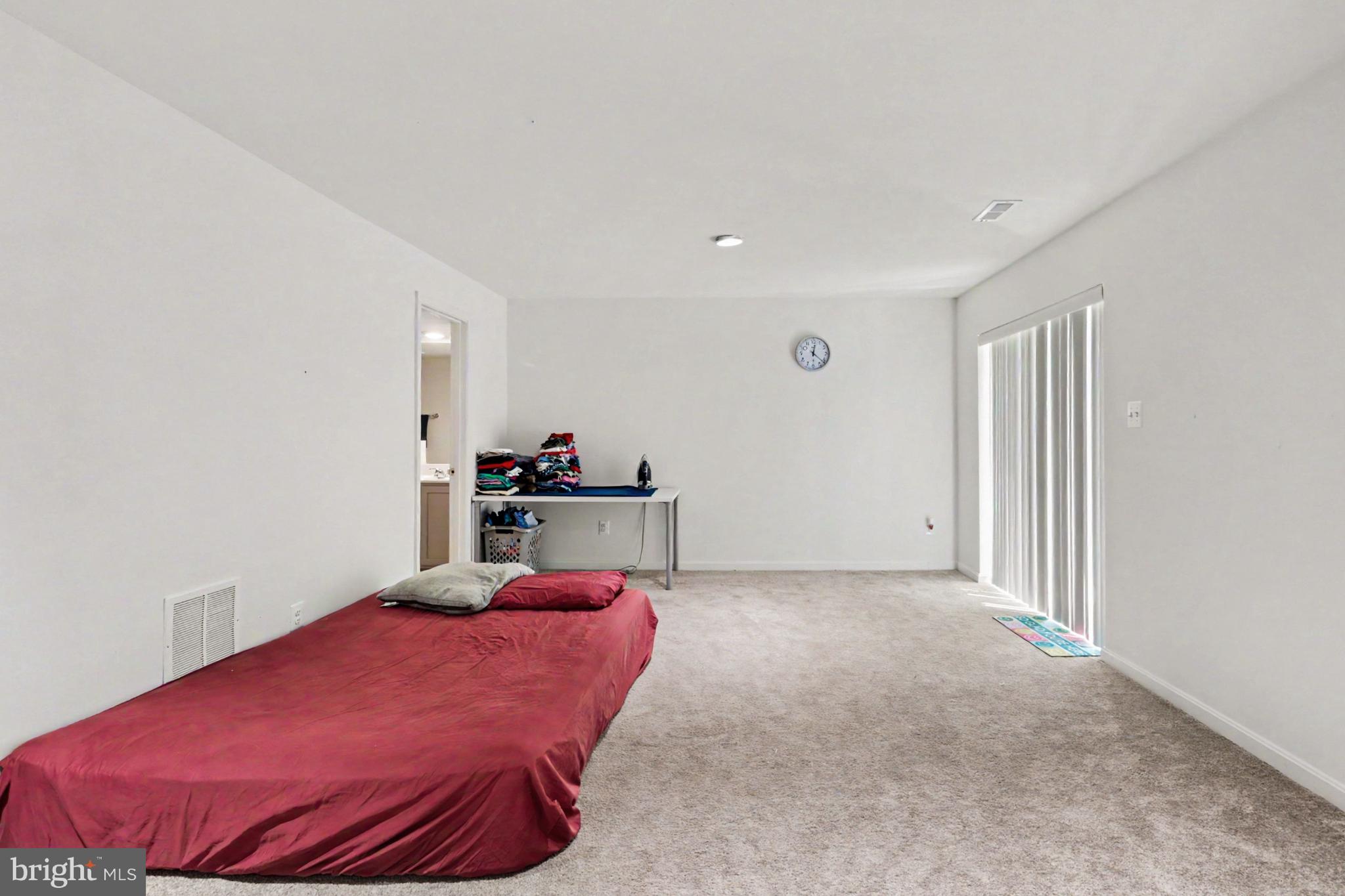 CROSBY COURT - Residential