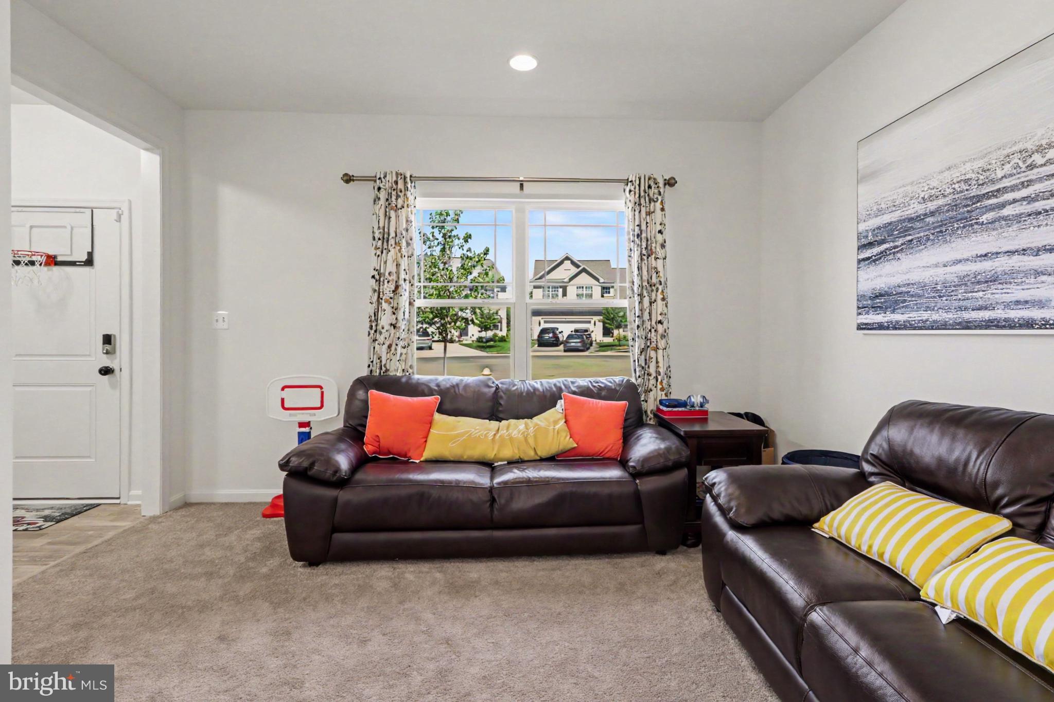 CROSBY COURT - Residential
