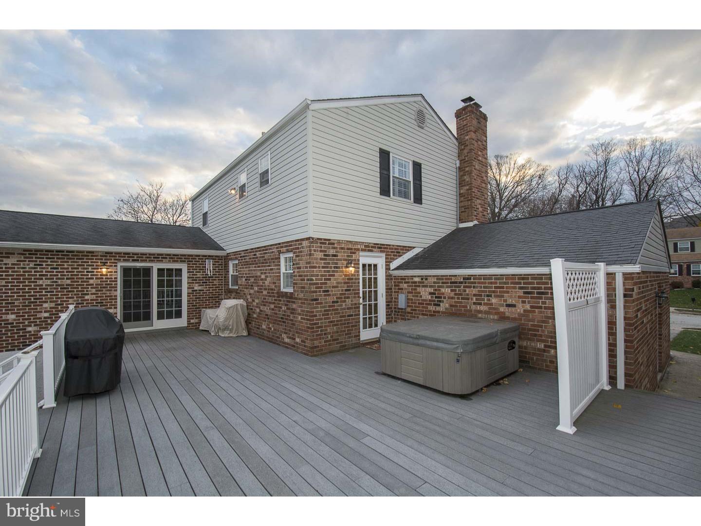 CRESTWYCK - Residential