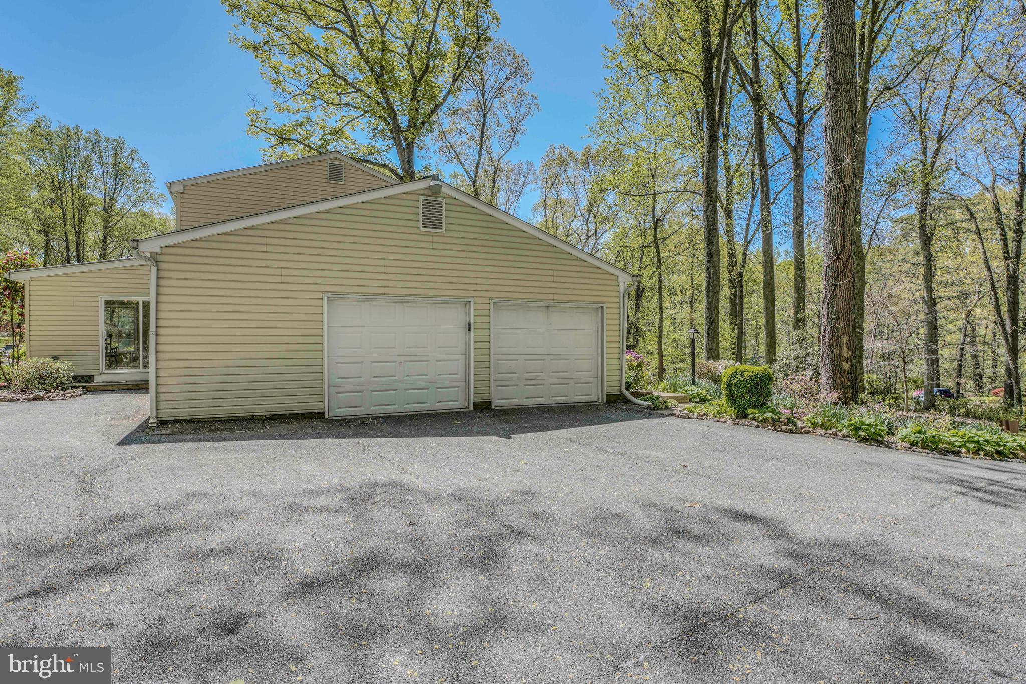 TALL OAKS MANOR - Residential