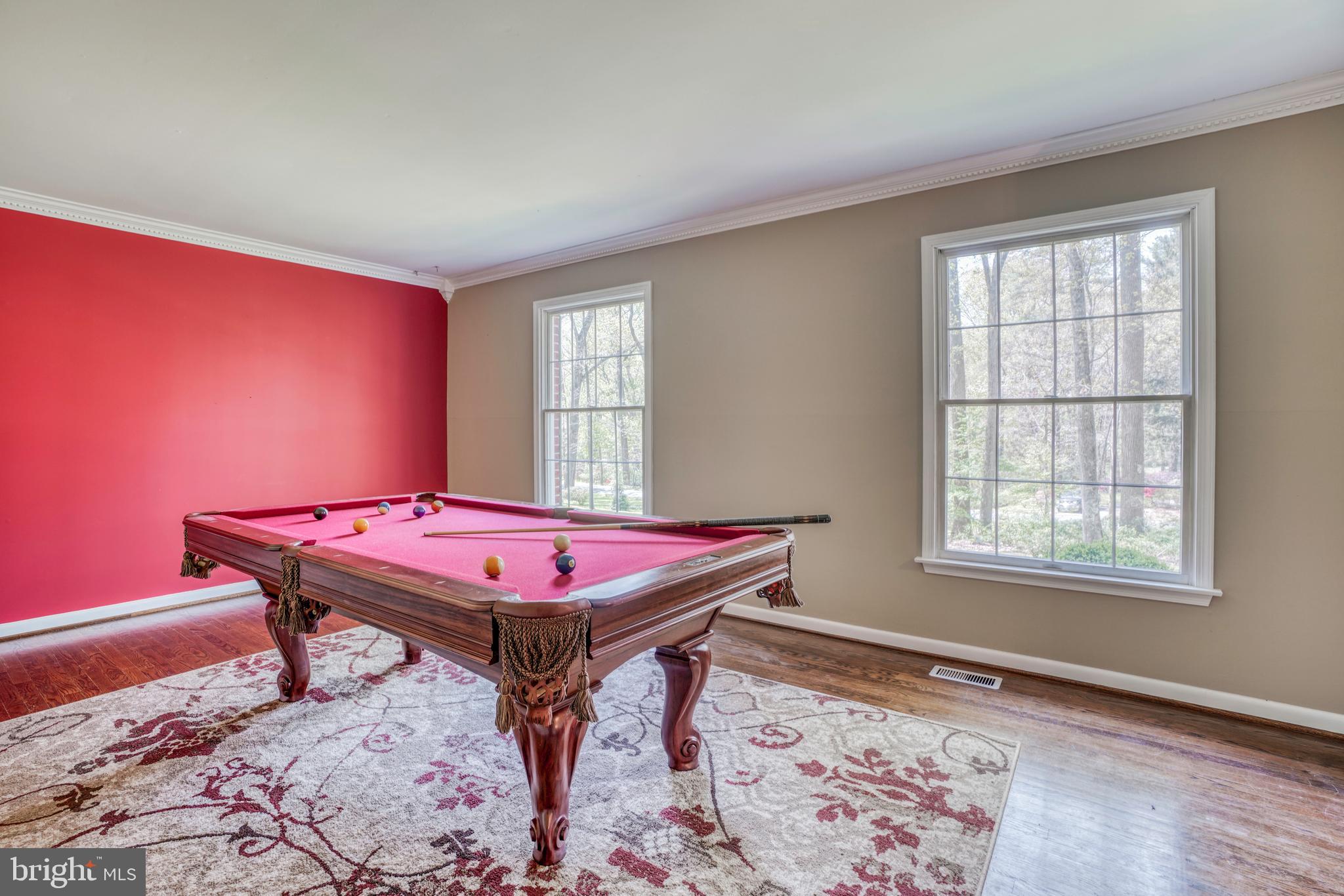 TALL OAKS MANOR - Residential