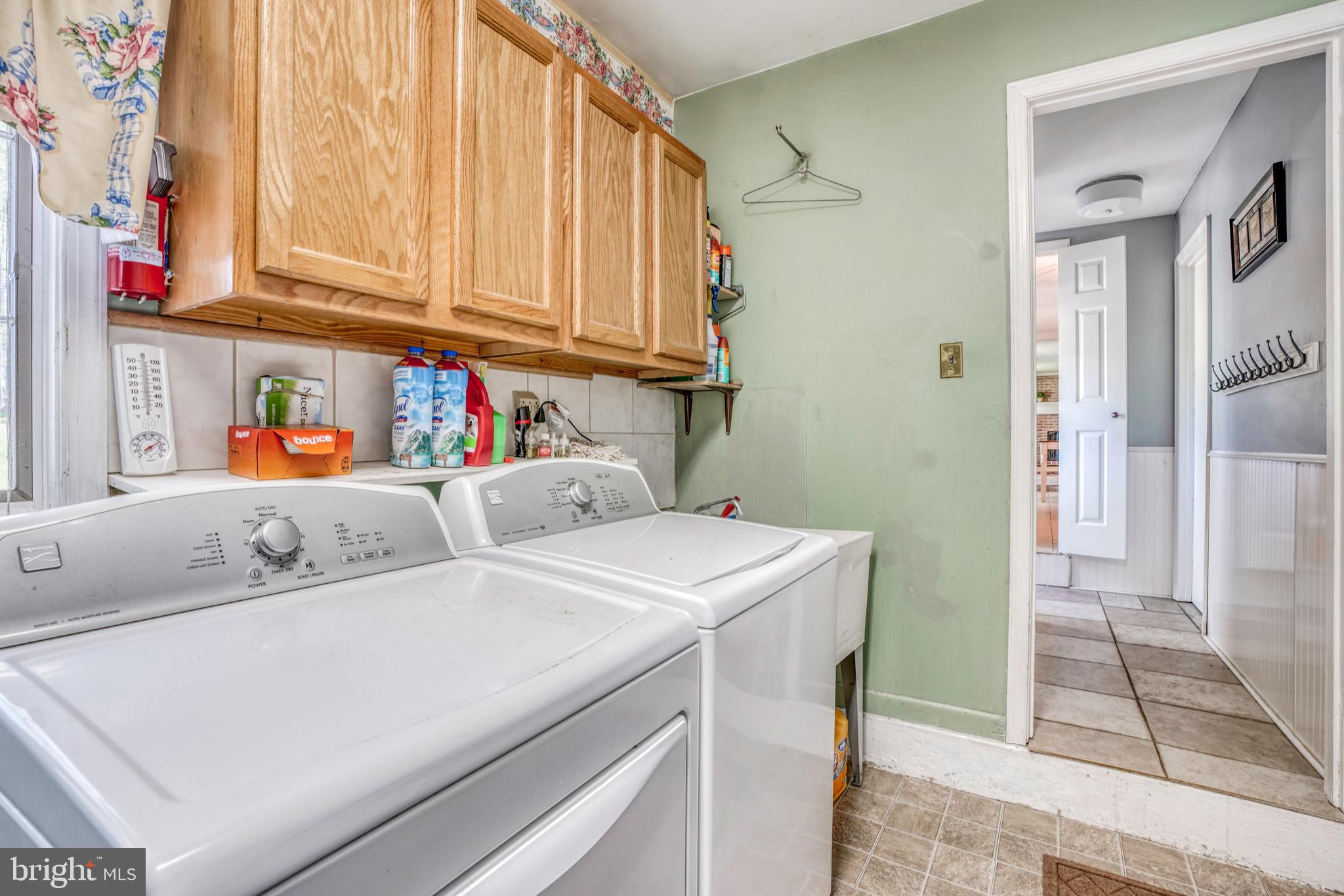 TALL OAKS MANOR - Residential