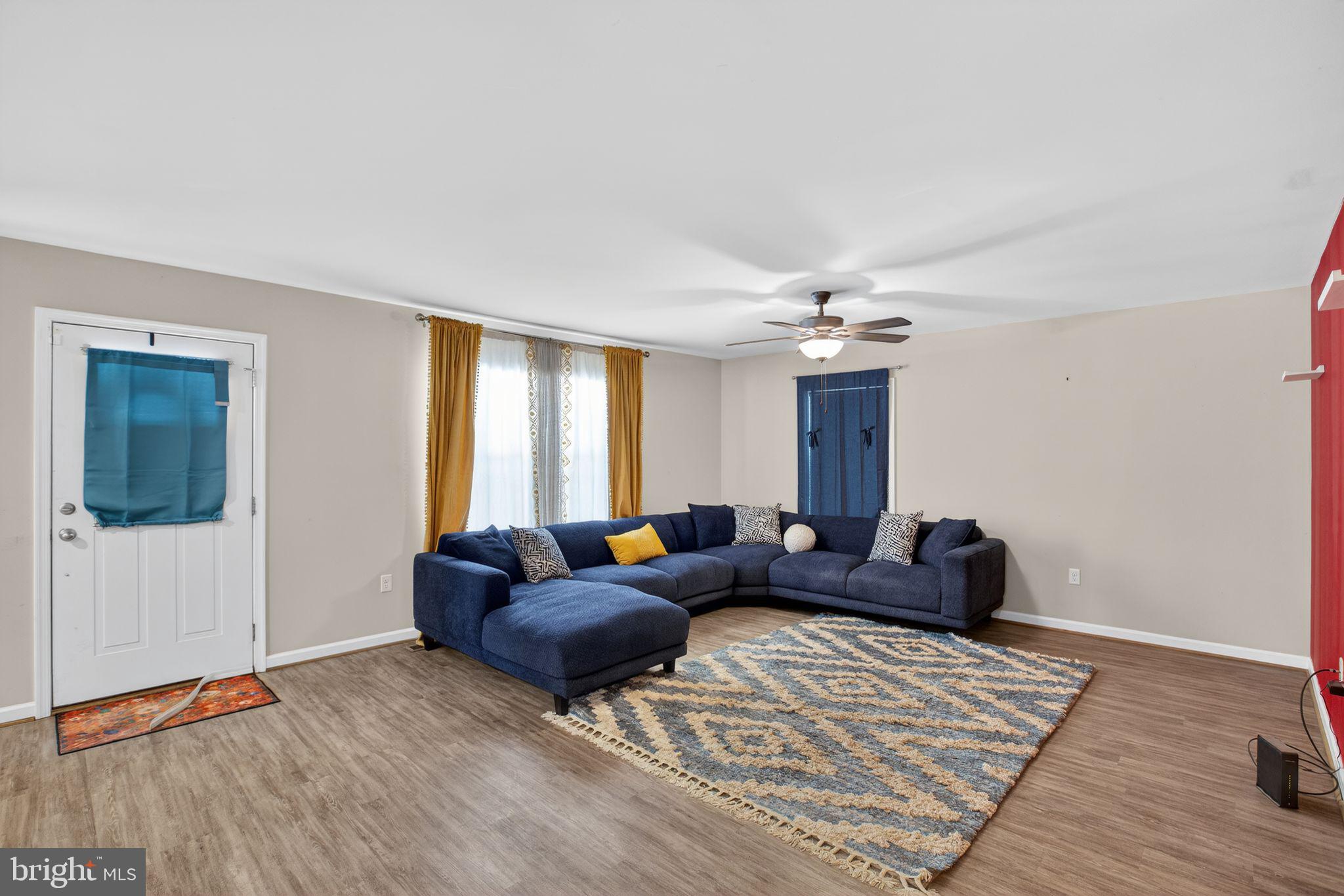 COLONIAL BEACH - Residential