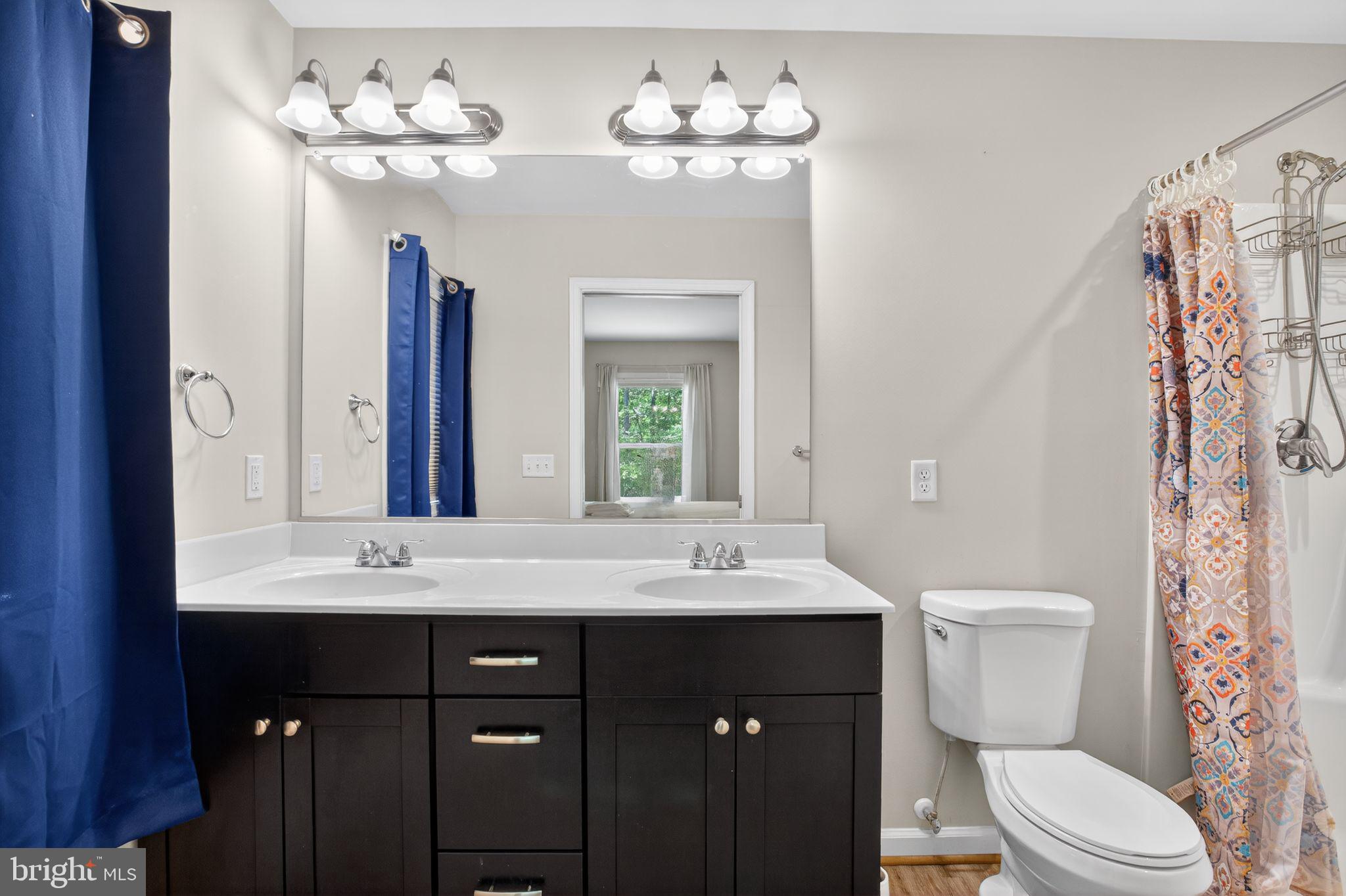 COLONIAL BEACH - Residential