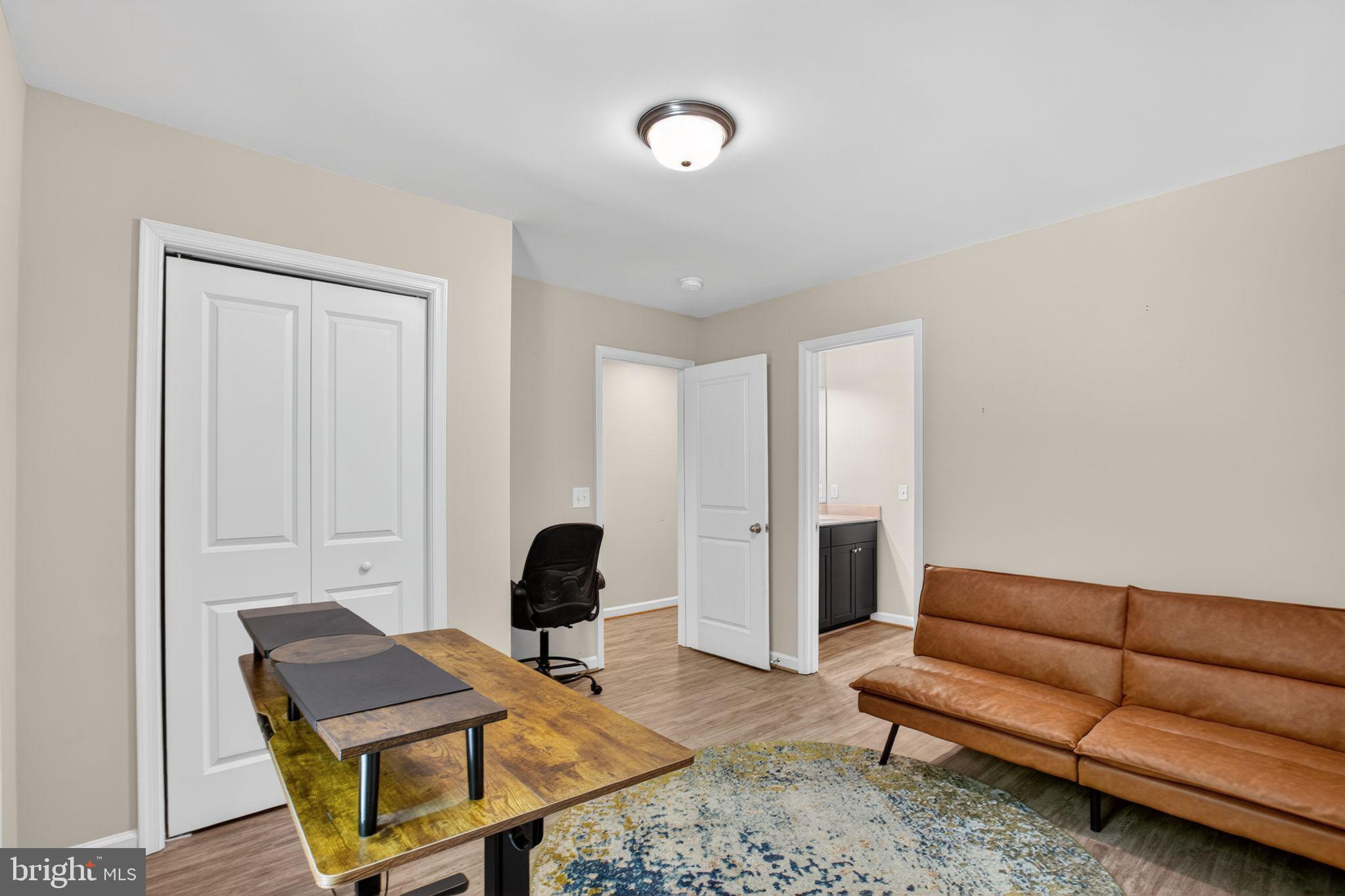 COLONIAL BEACH - Residential