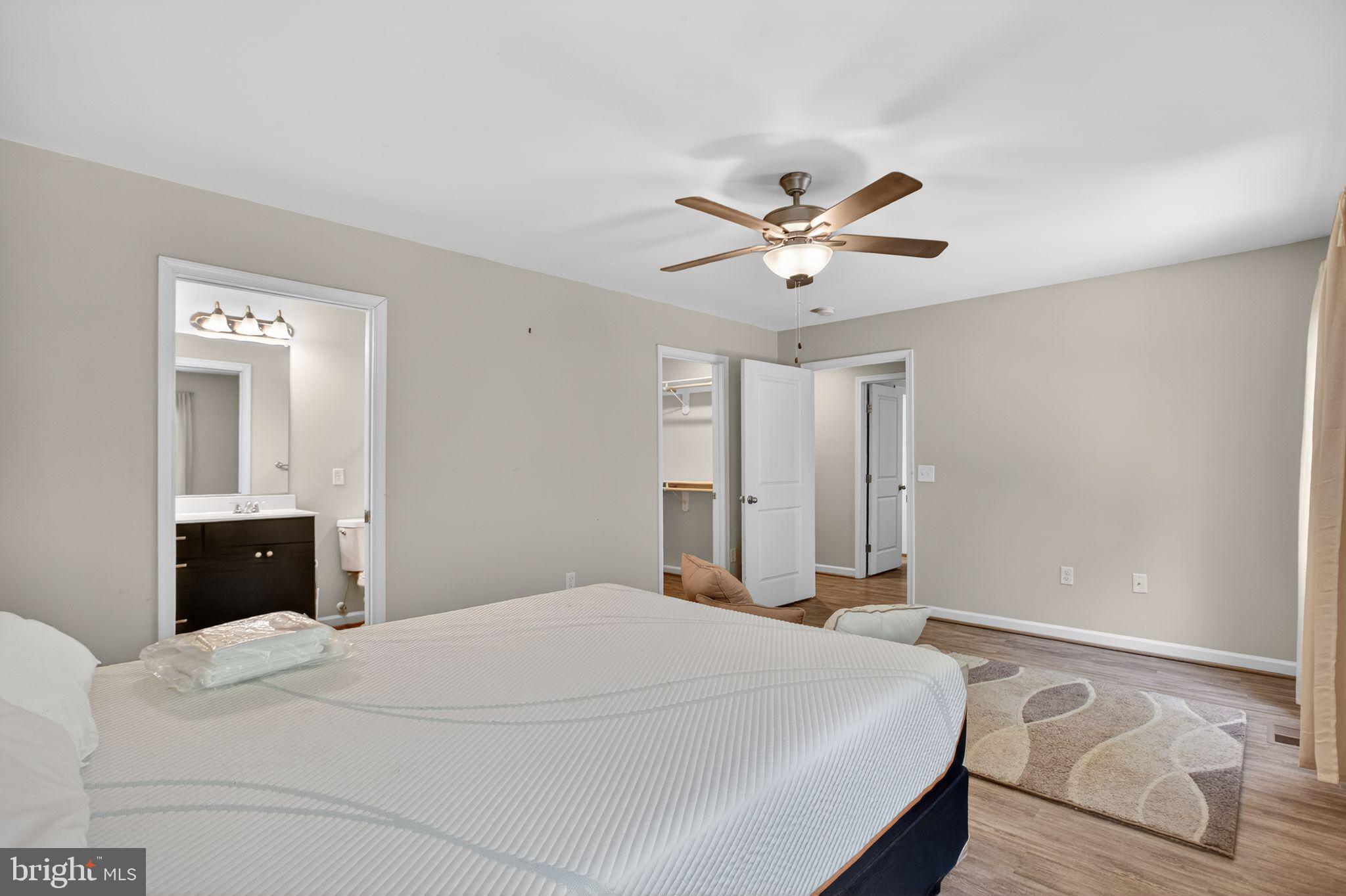 COLONIAL BEACH - Residential