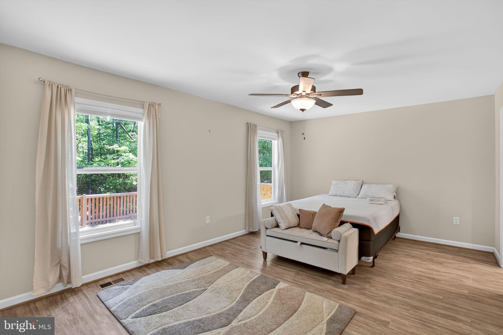 COLONIAL BEACH - Residential