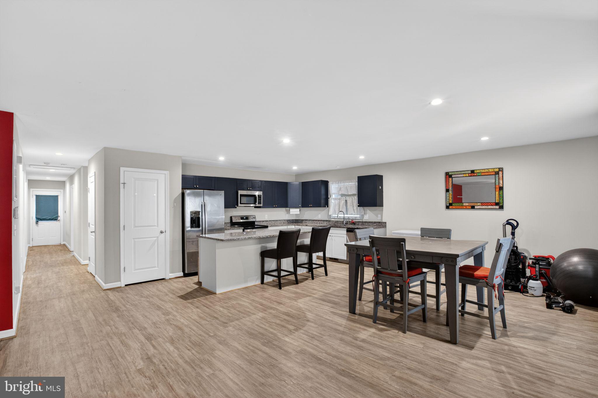 COLONIAL BEACH - Residential