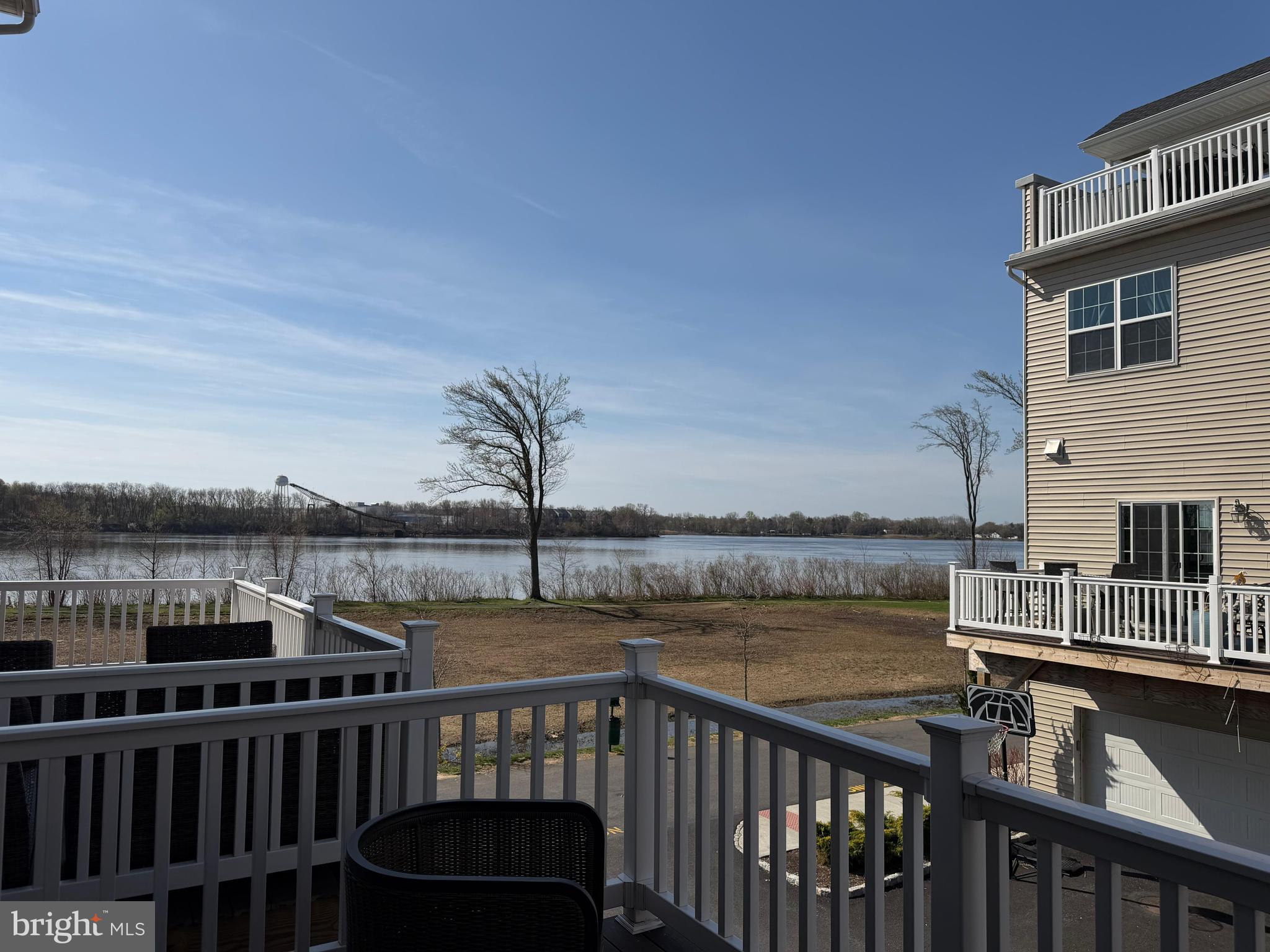 WATERSIDE - Residential