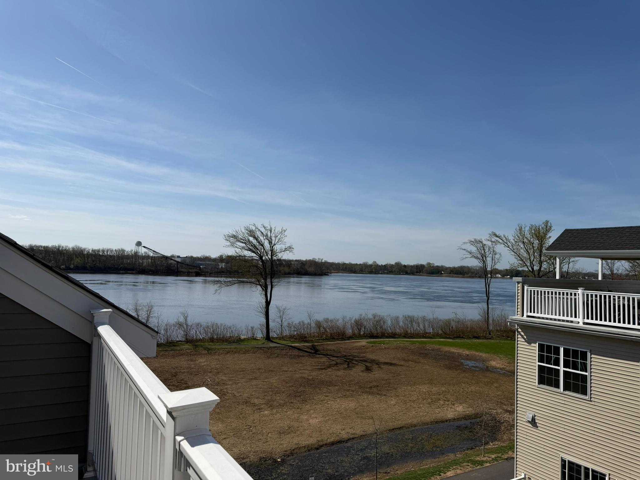 WATERSIDE - Residential