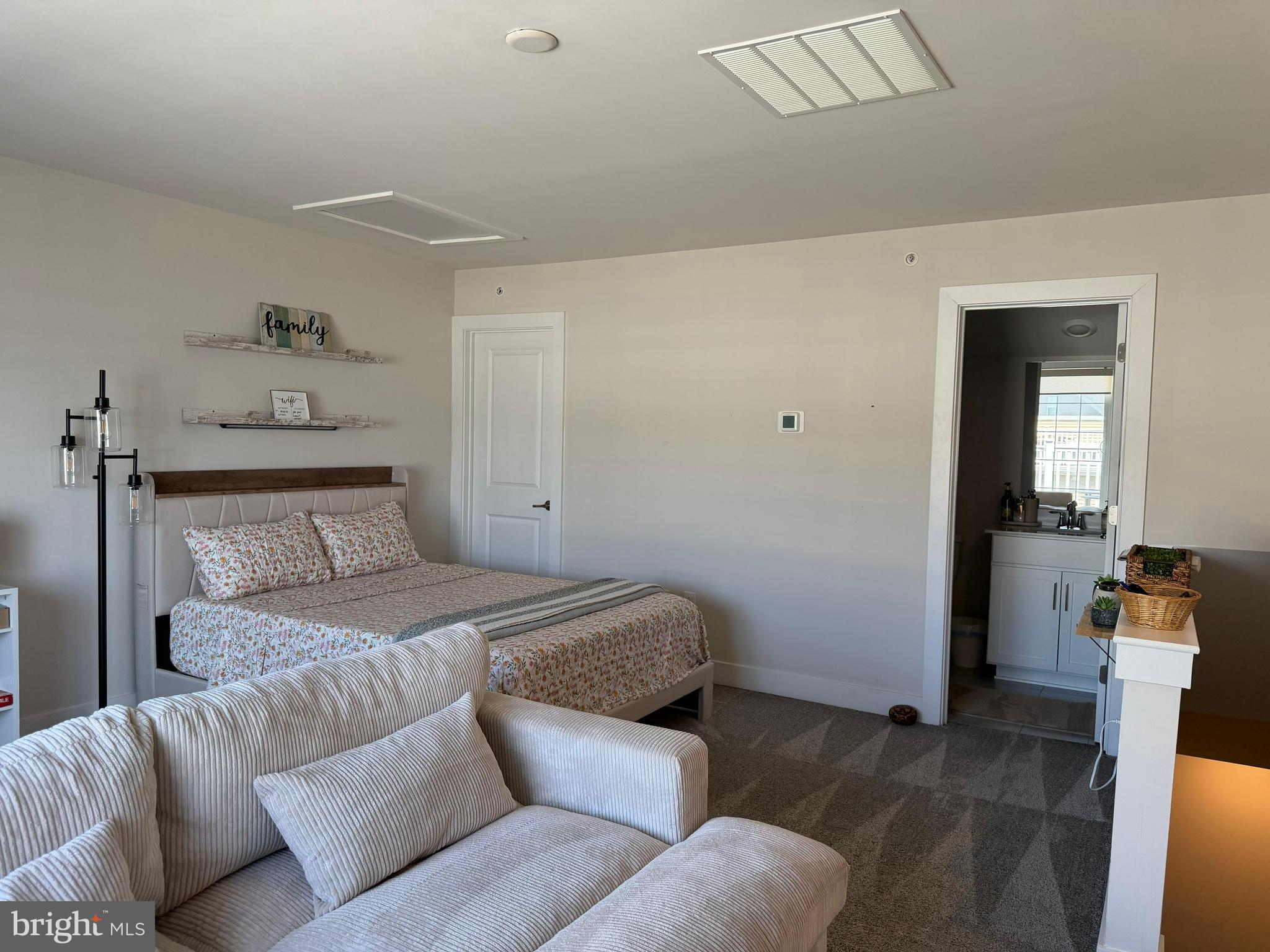 WATERSIDE - Residential