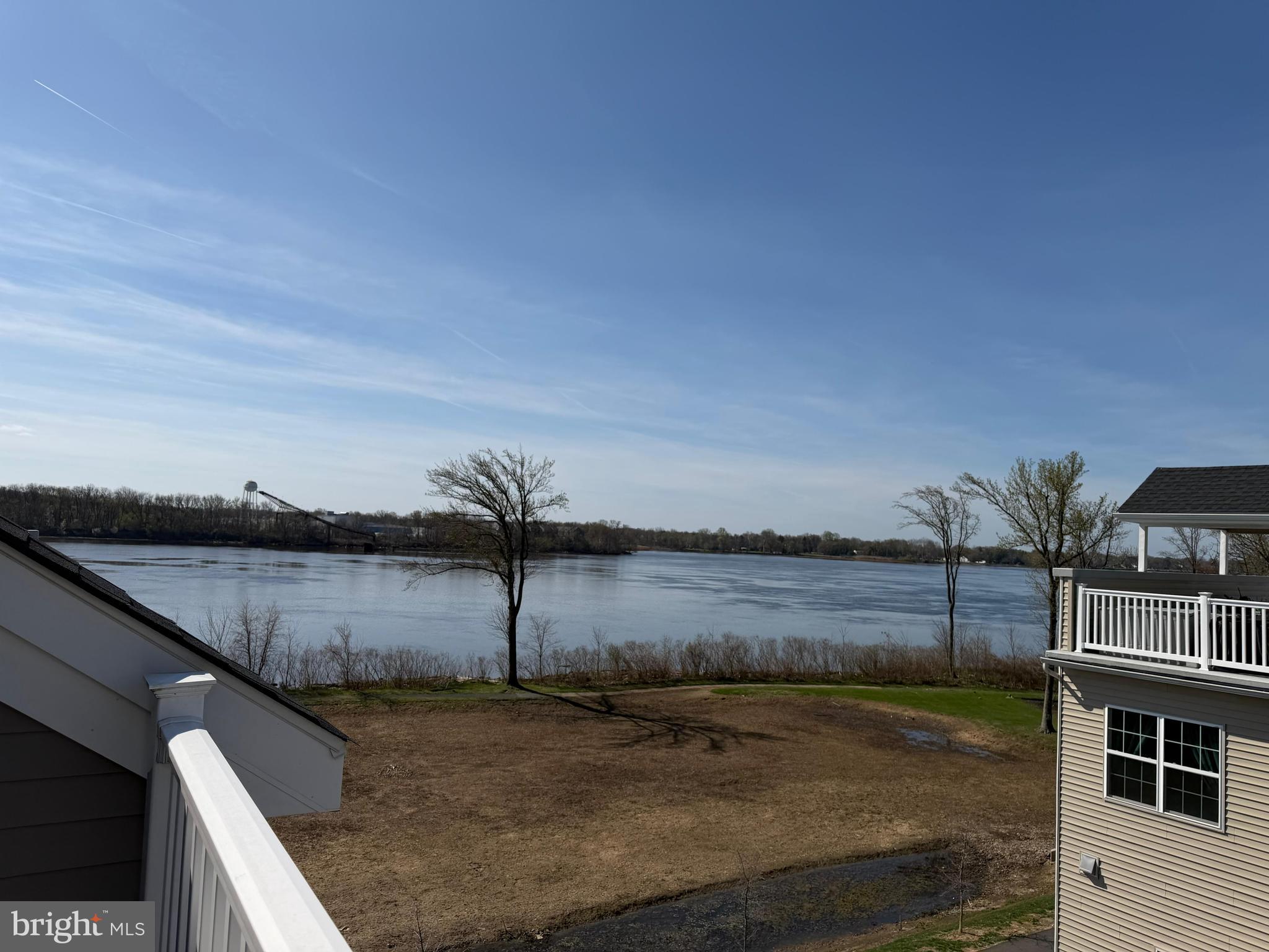 WATERSIDE - Residential