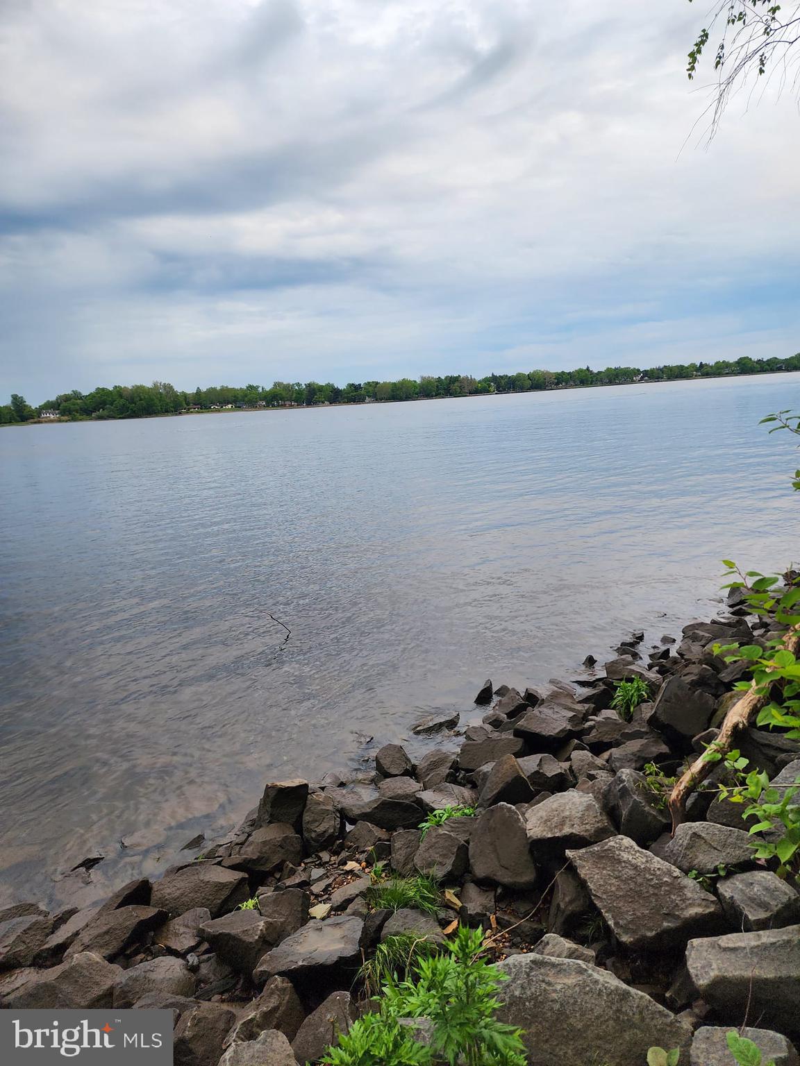 WATERSIDE - Residential